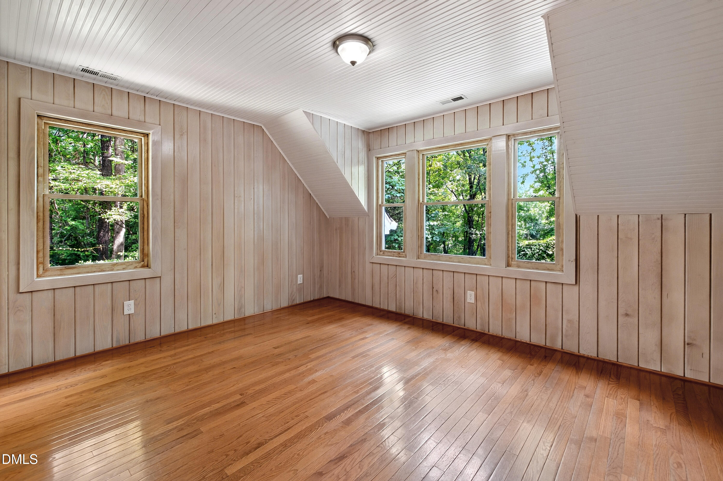 7036 Sirius Lane