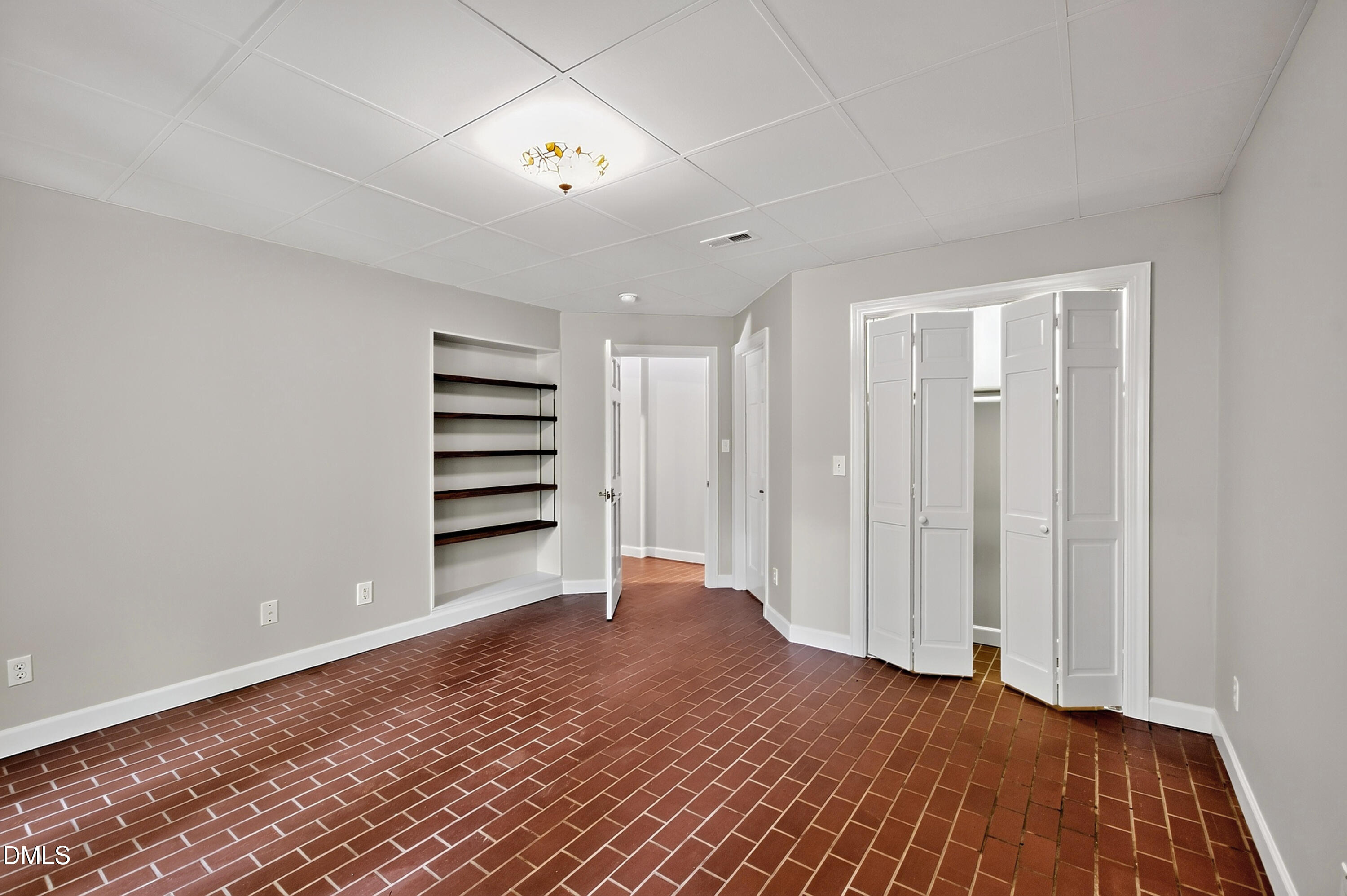 7036 Sirius Lane