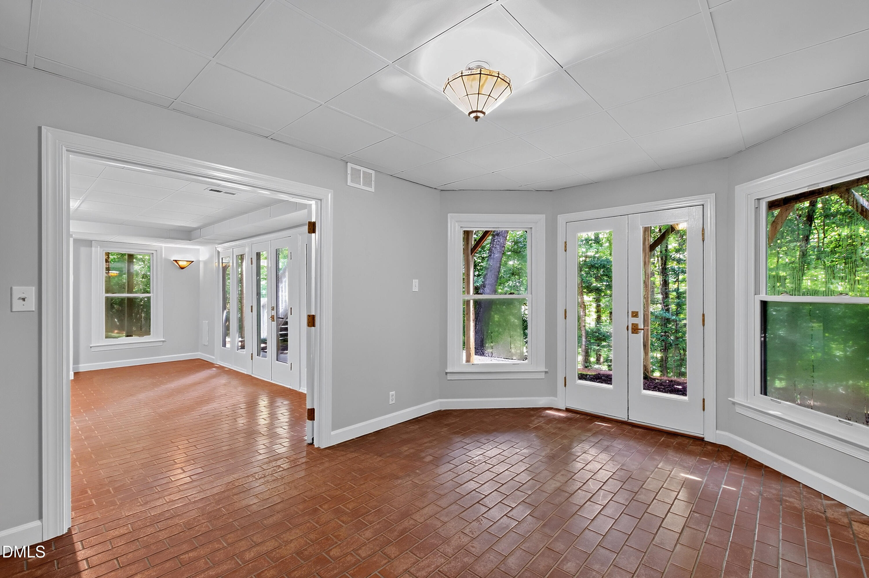 7036 Sirius Lane