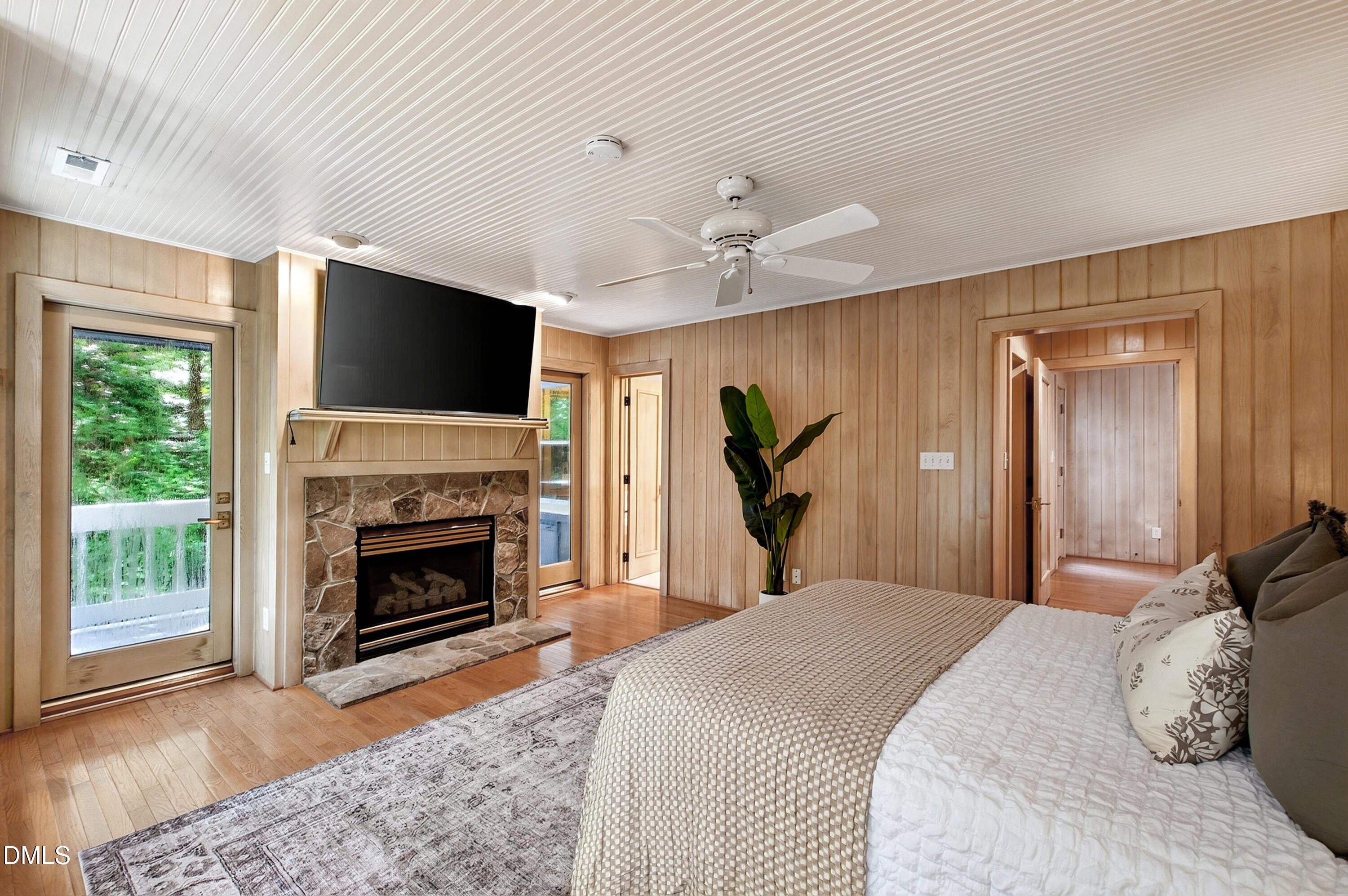 7036 Sirius Lane