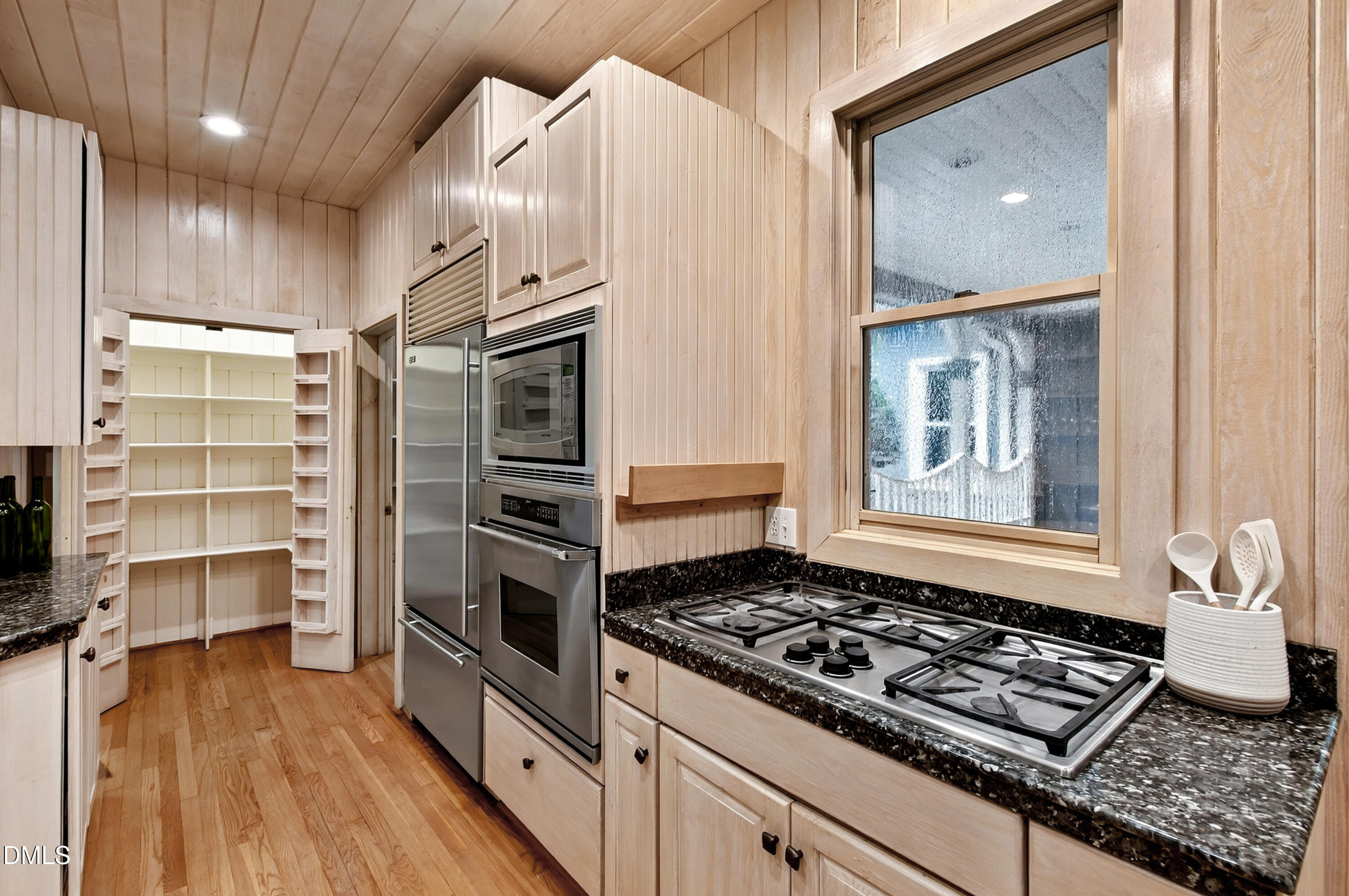 7036 Sirius Lane