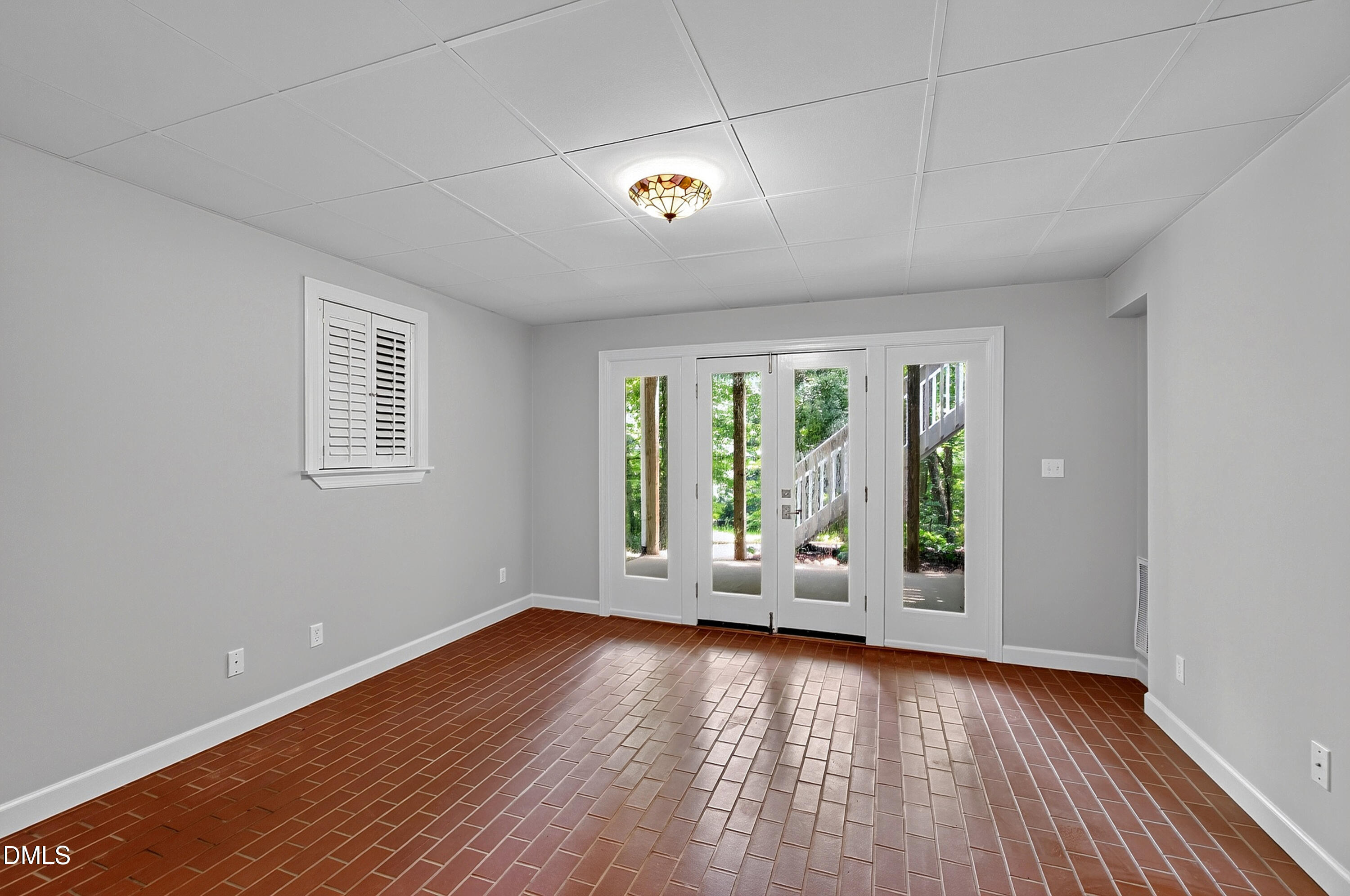 7036 Sirius Lane