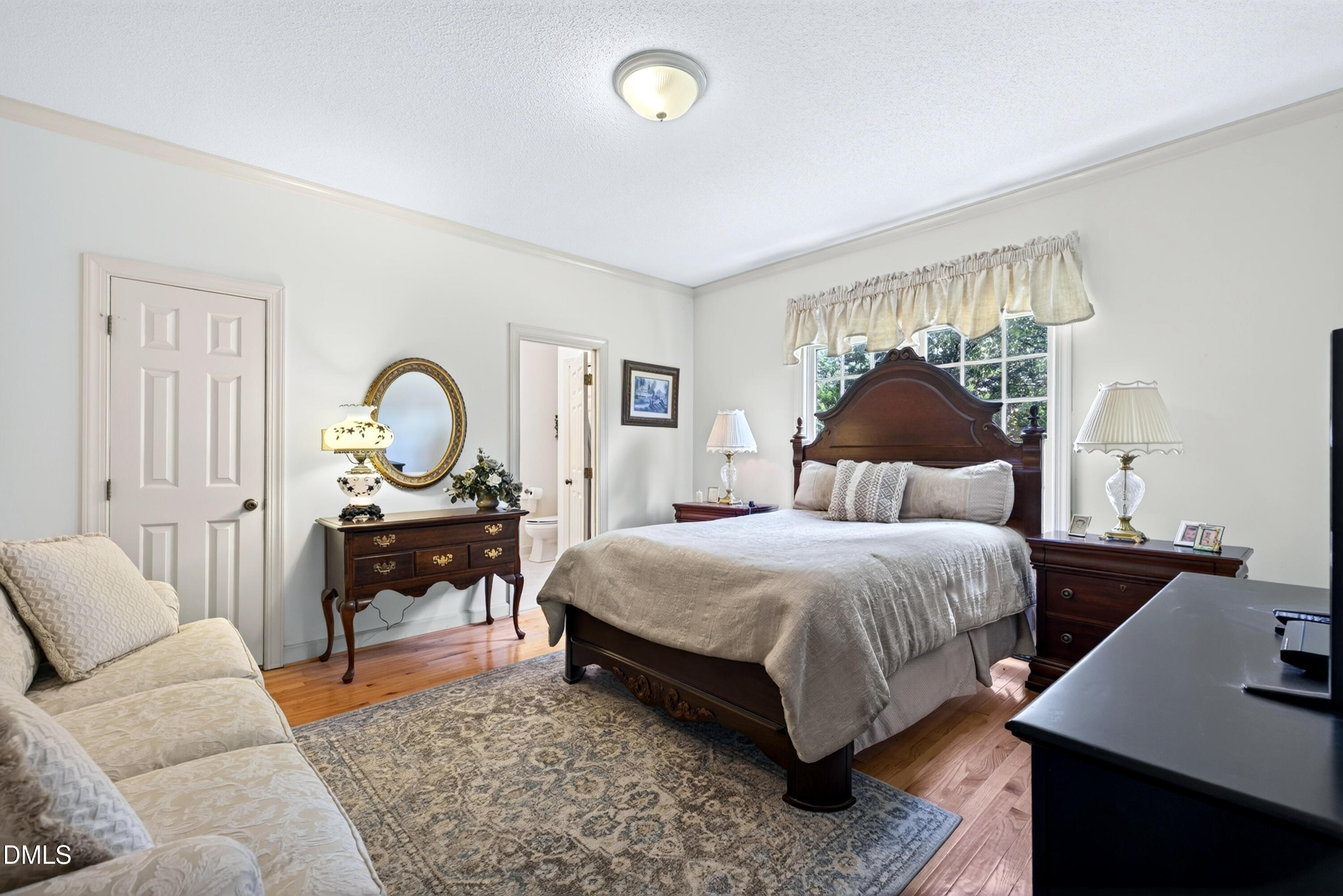 606 Country Lane
