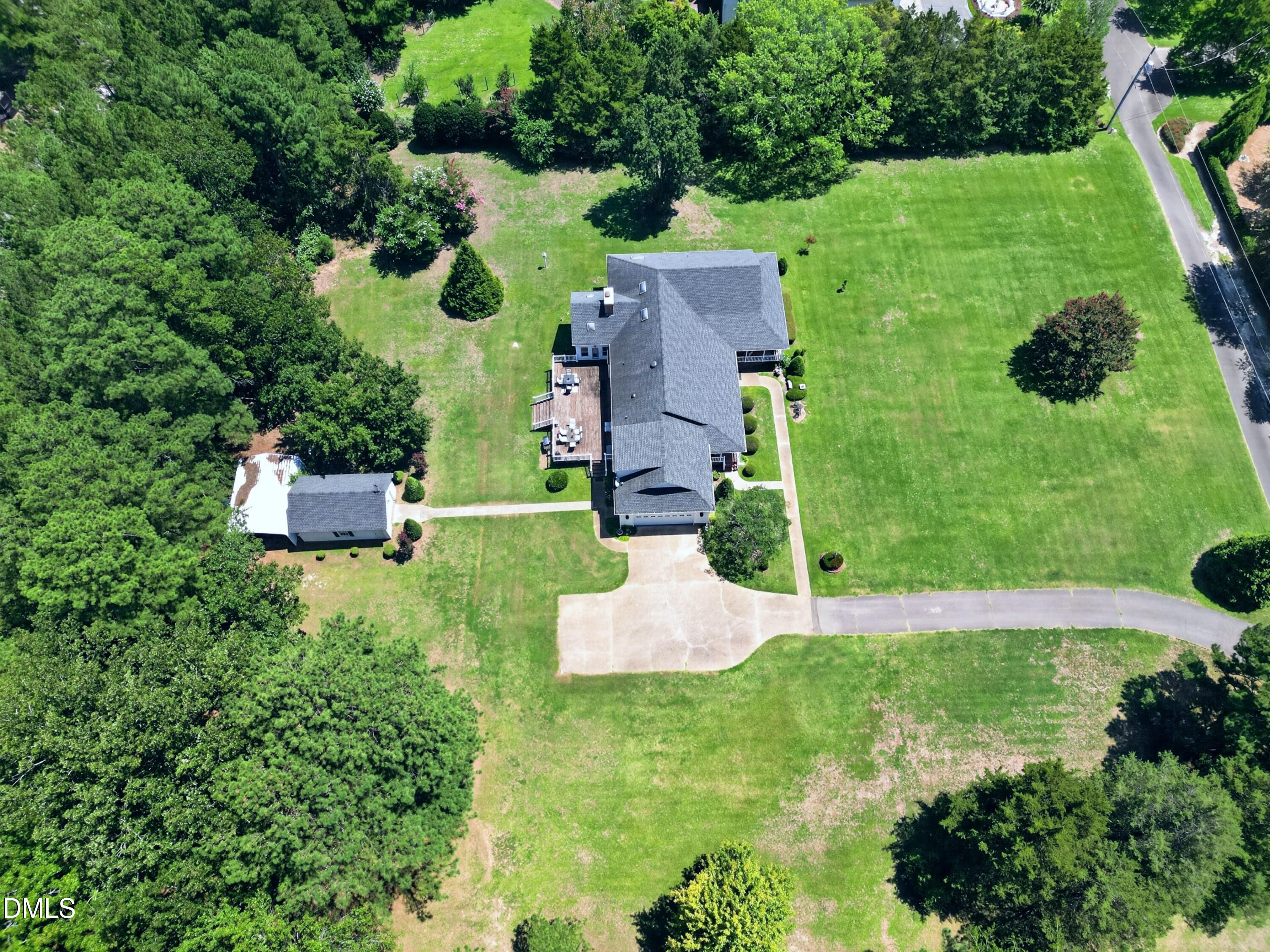 606 Country Lane