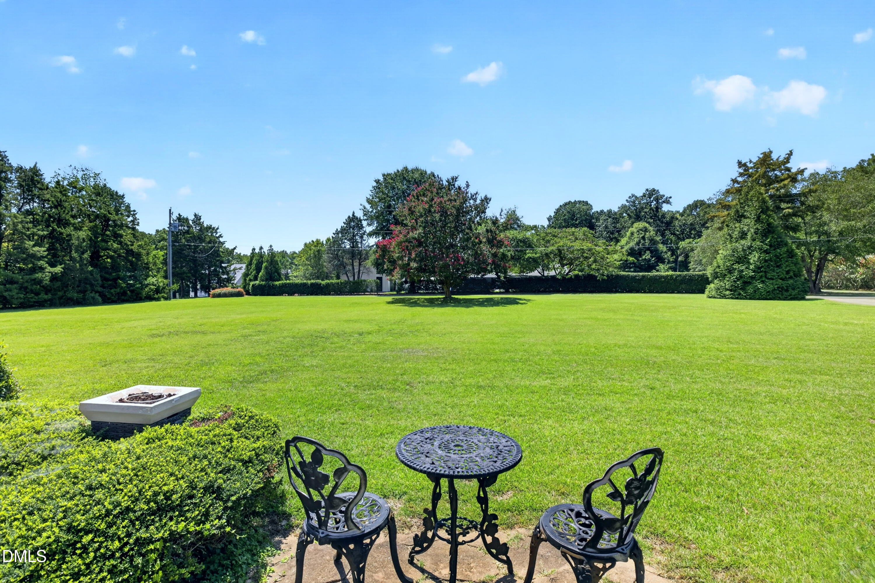 606 Country Lane