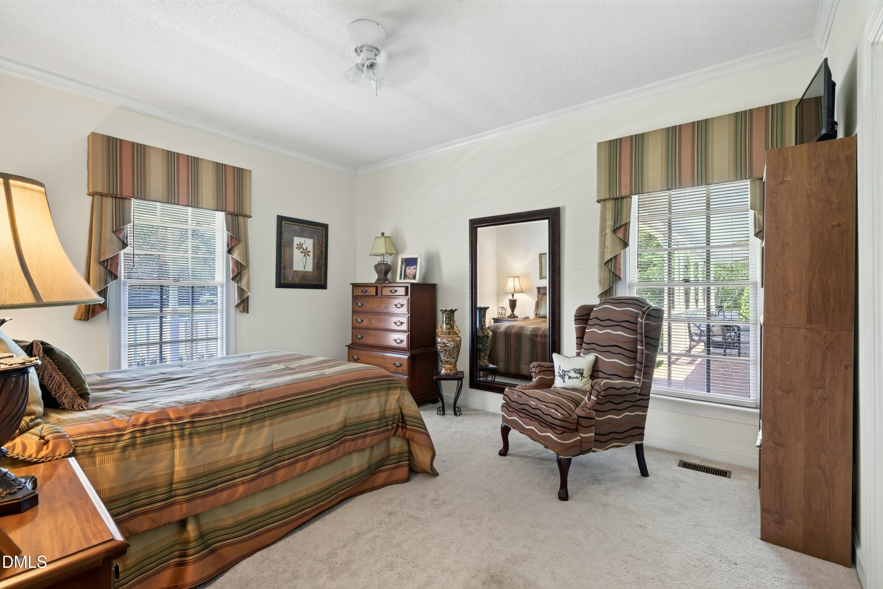 606 Country Lane