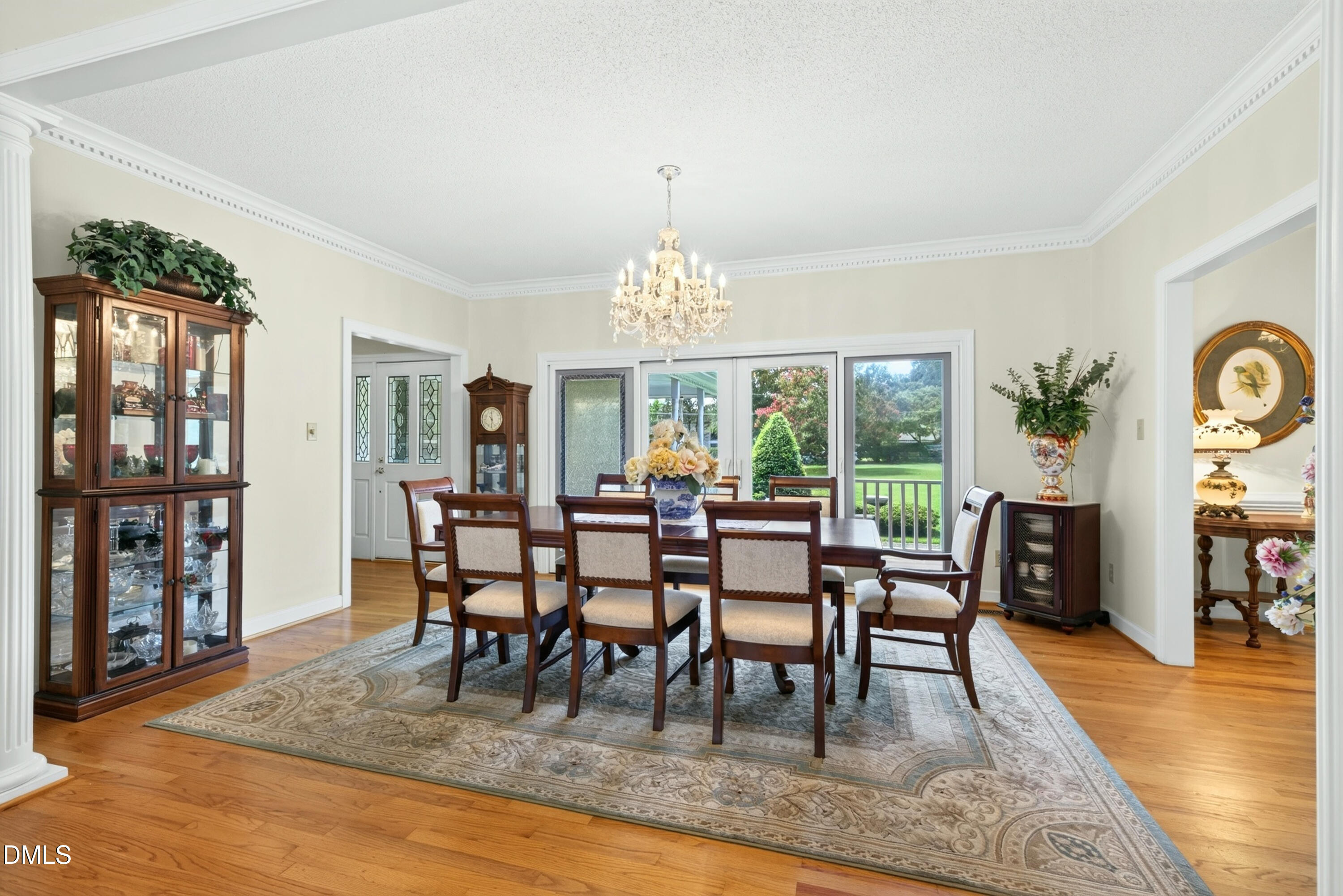 606 Country Lane