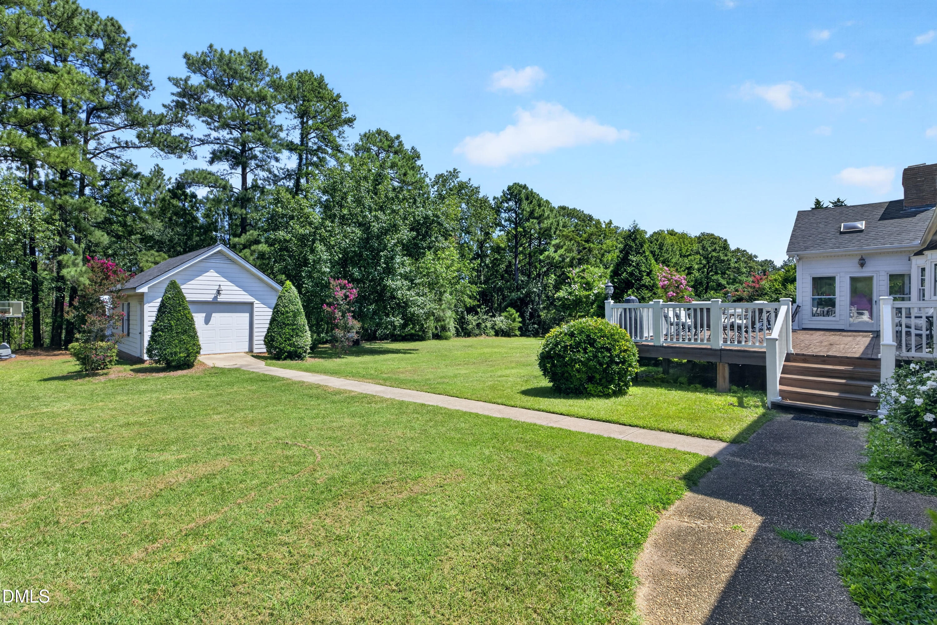 606 Country Lane