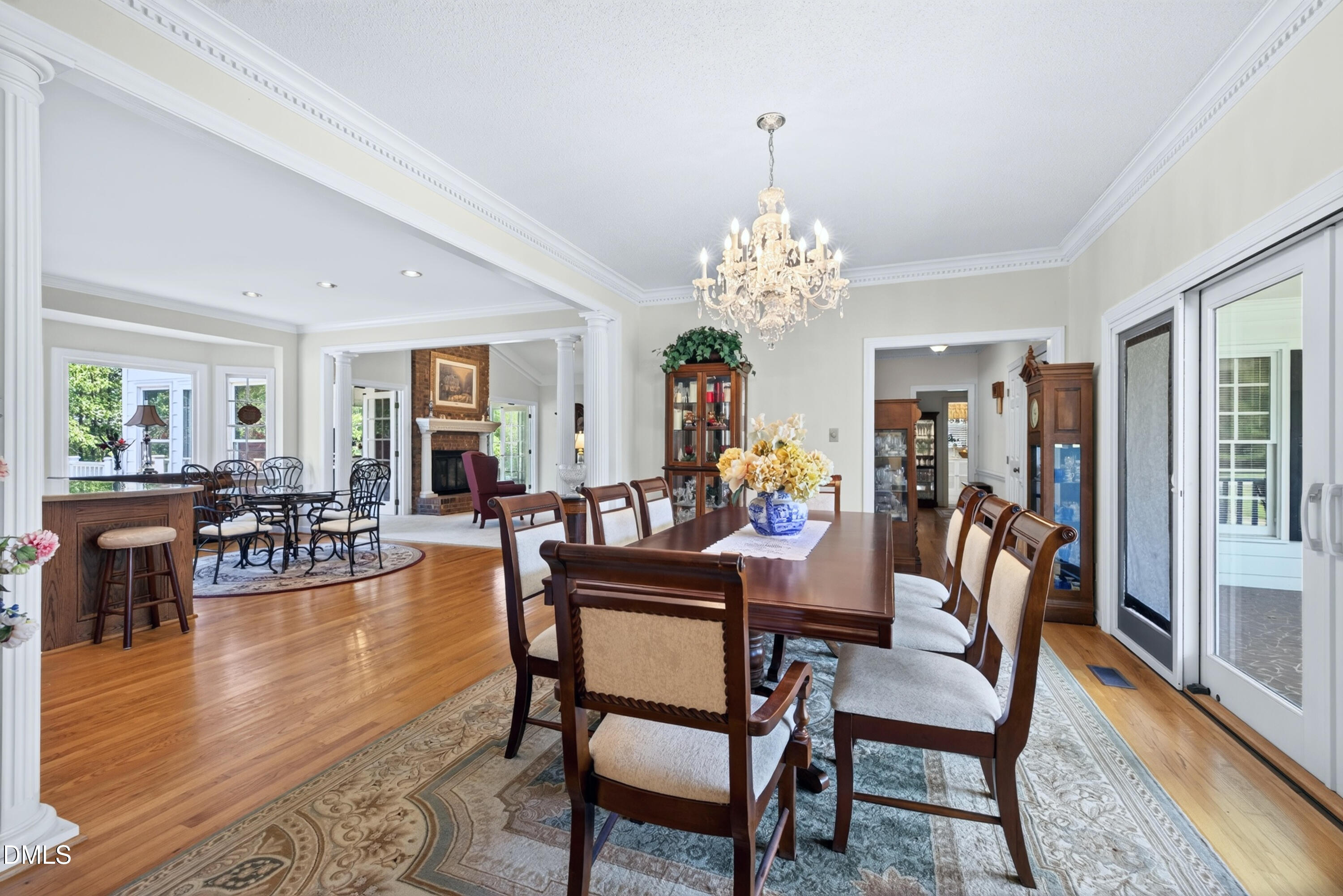606 Country Lane