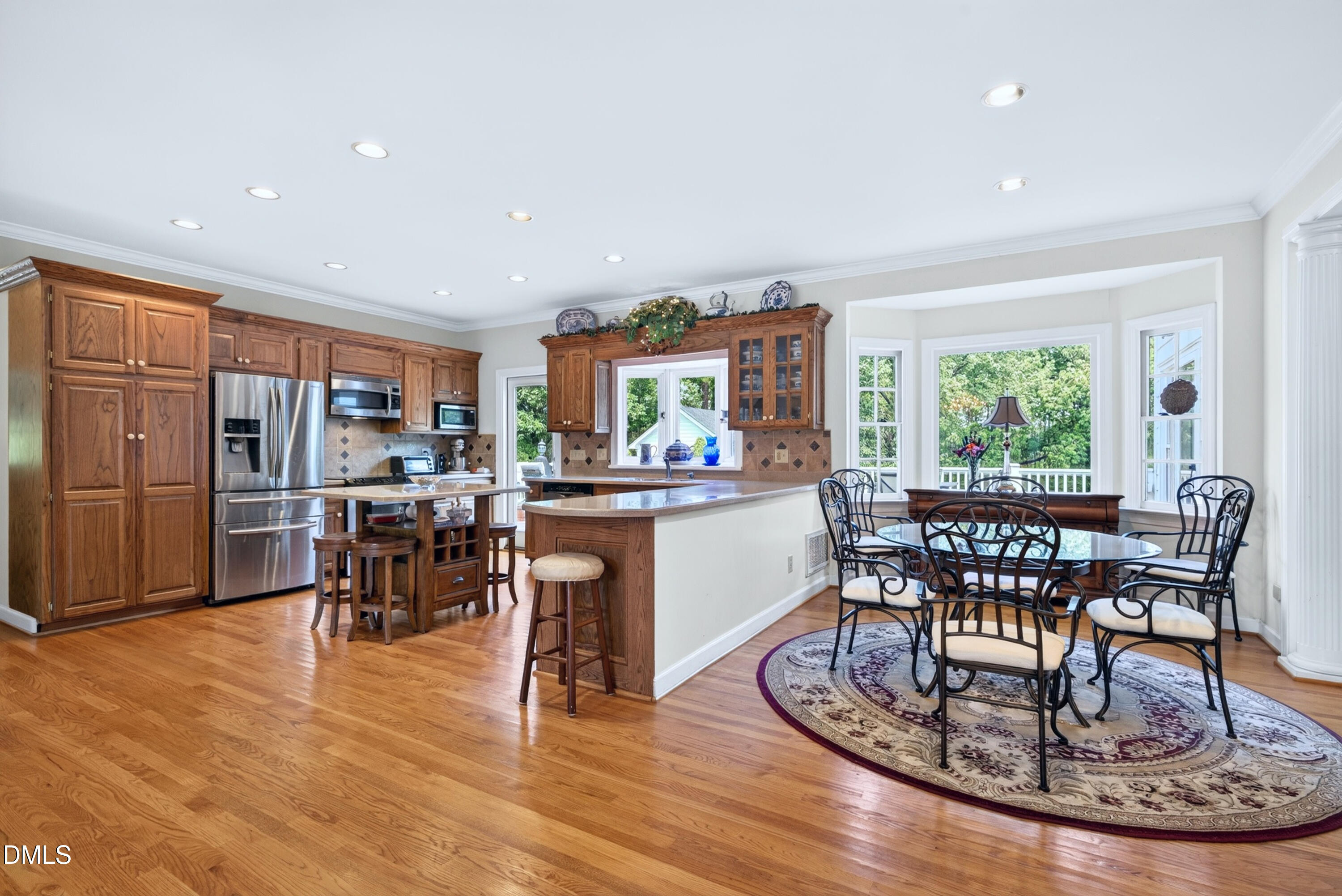 606 Country Lane