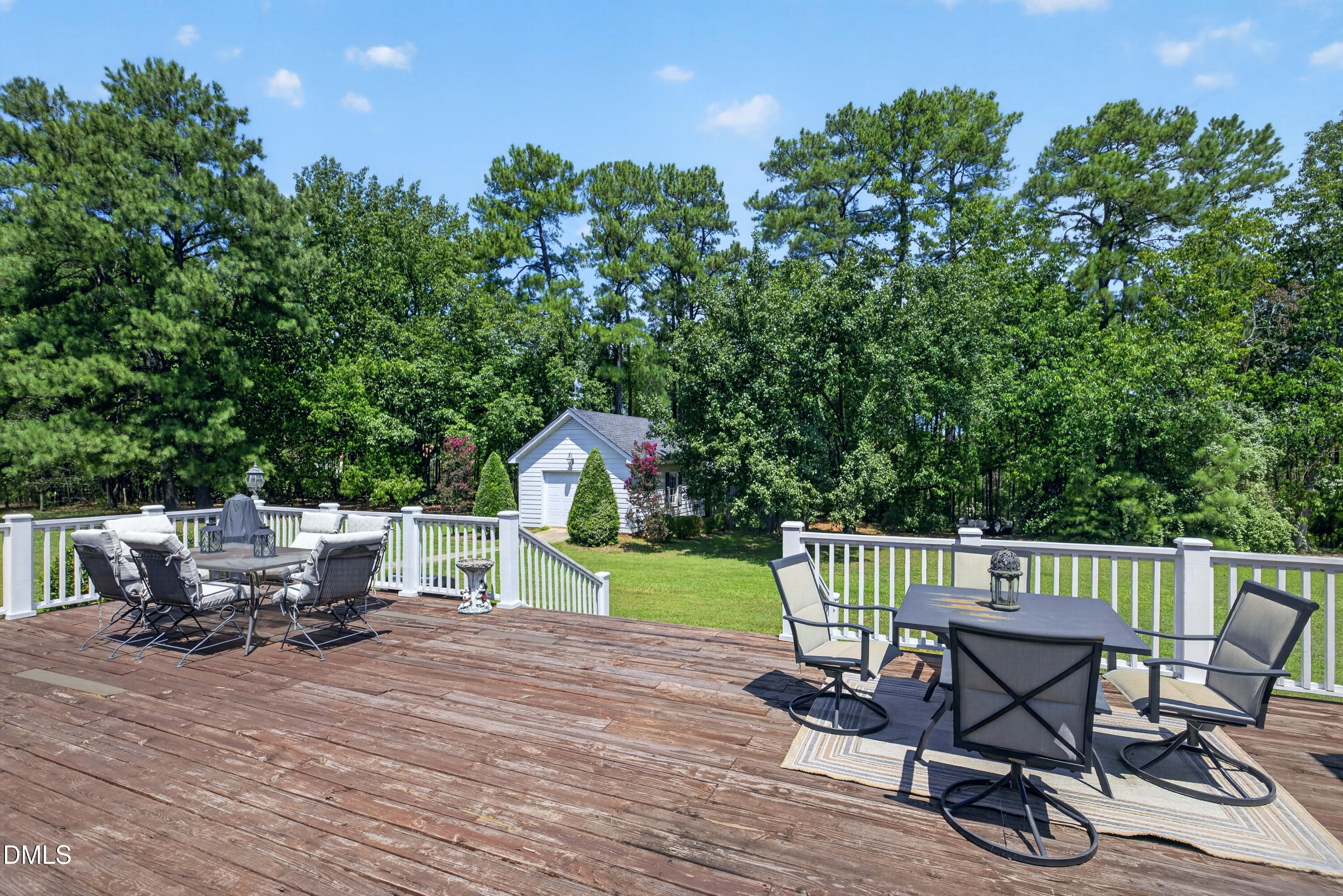 606 Country Lane