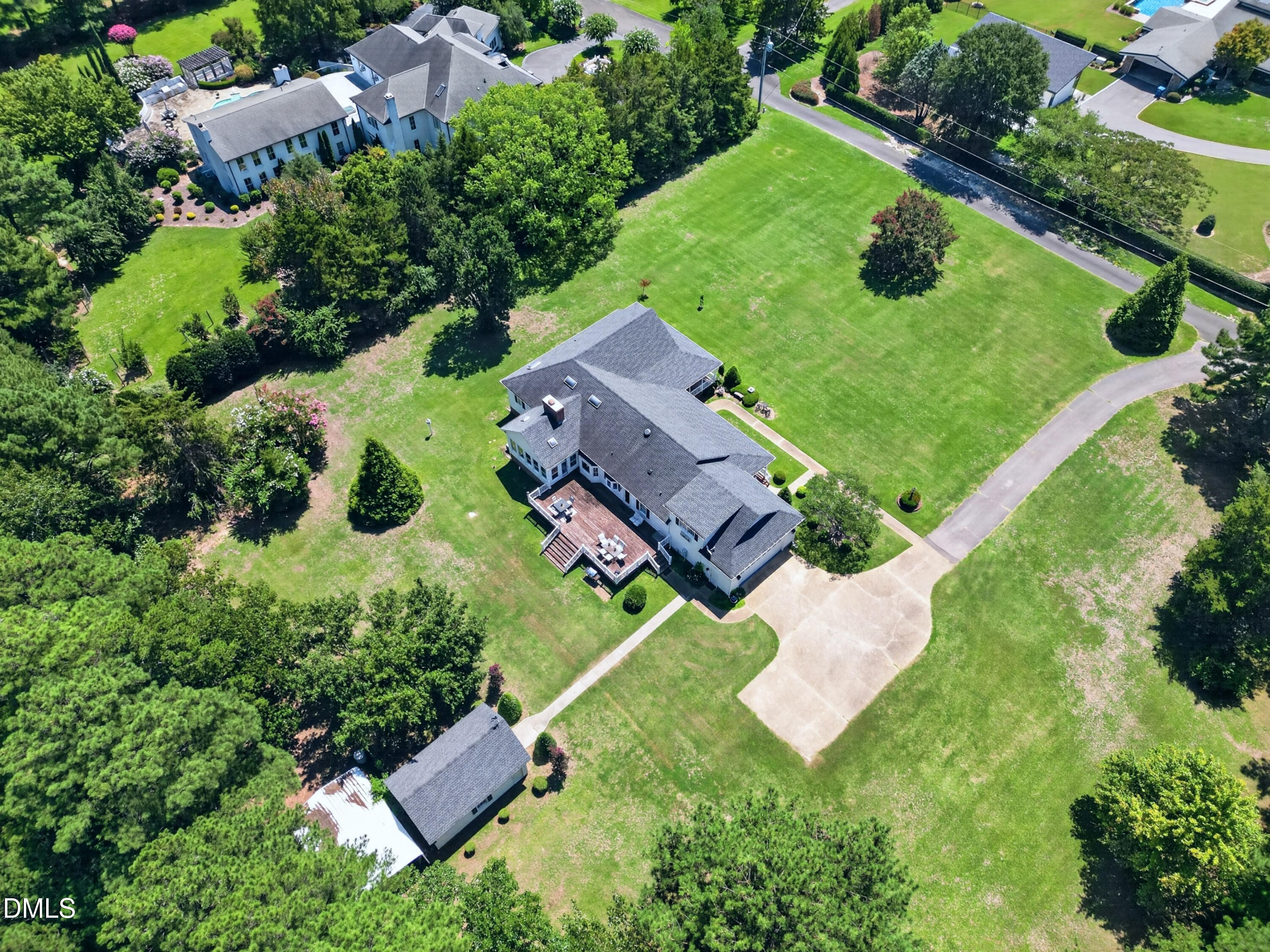 606 Country Lane