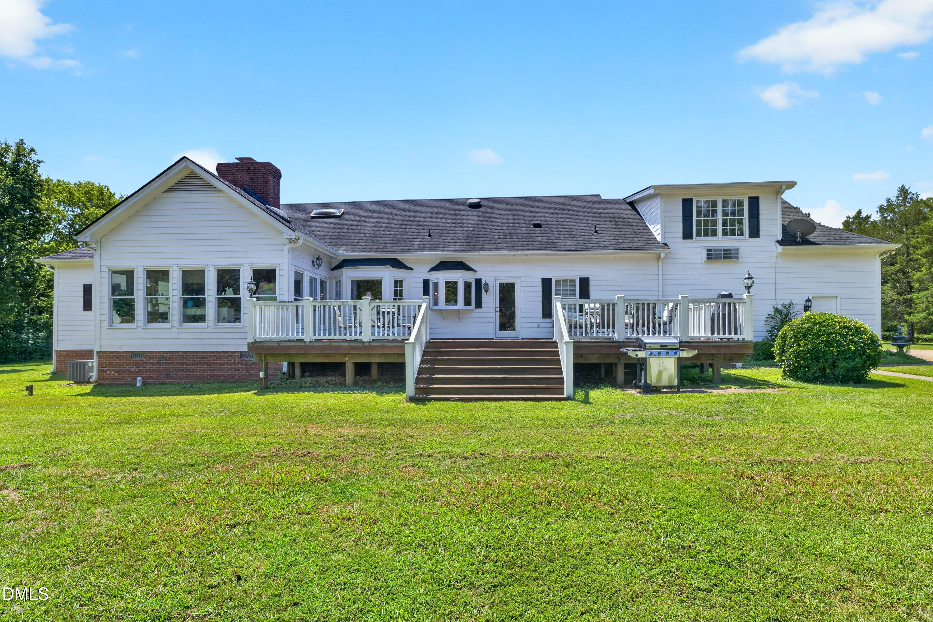 606 Country Lane