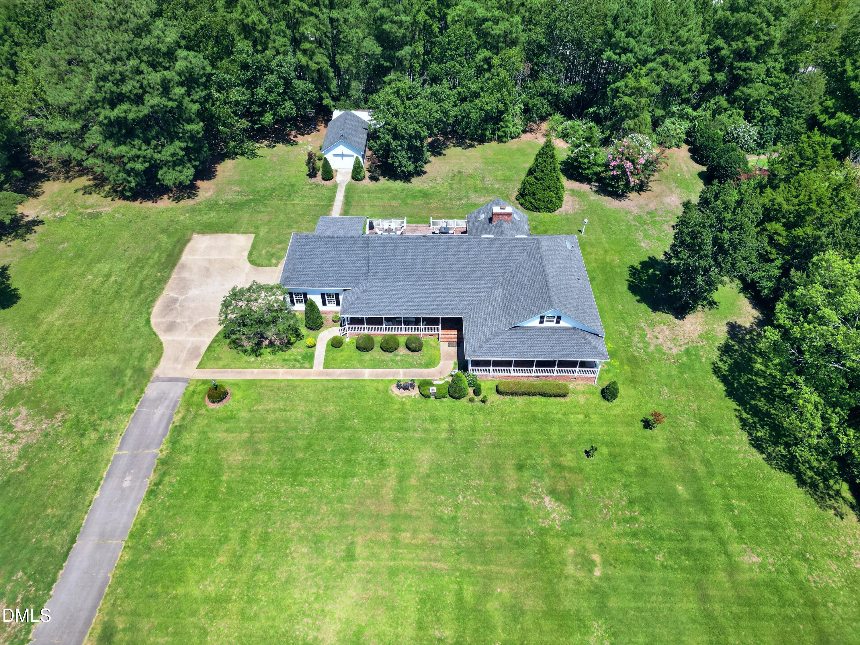 606 Country Lane