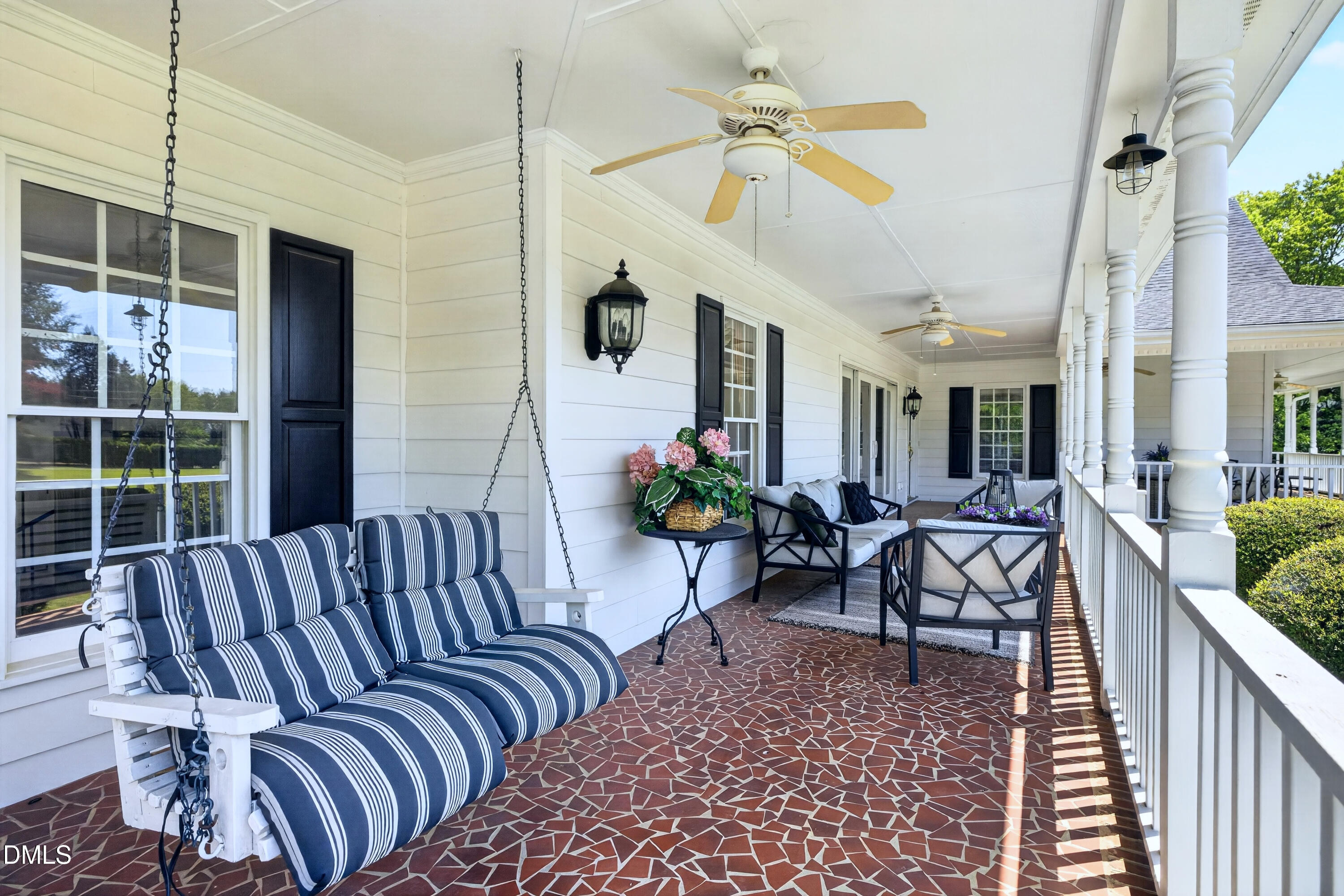 606 Country Lane