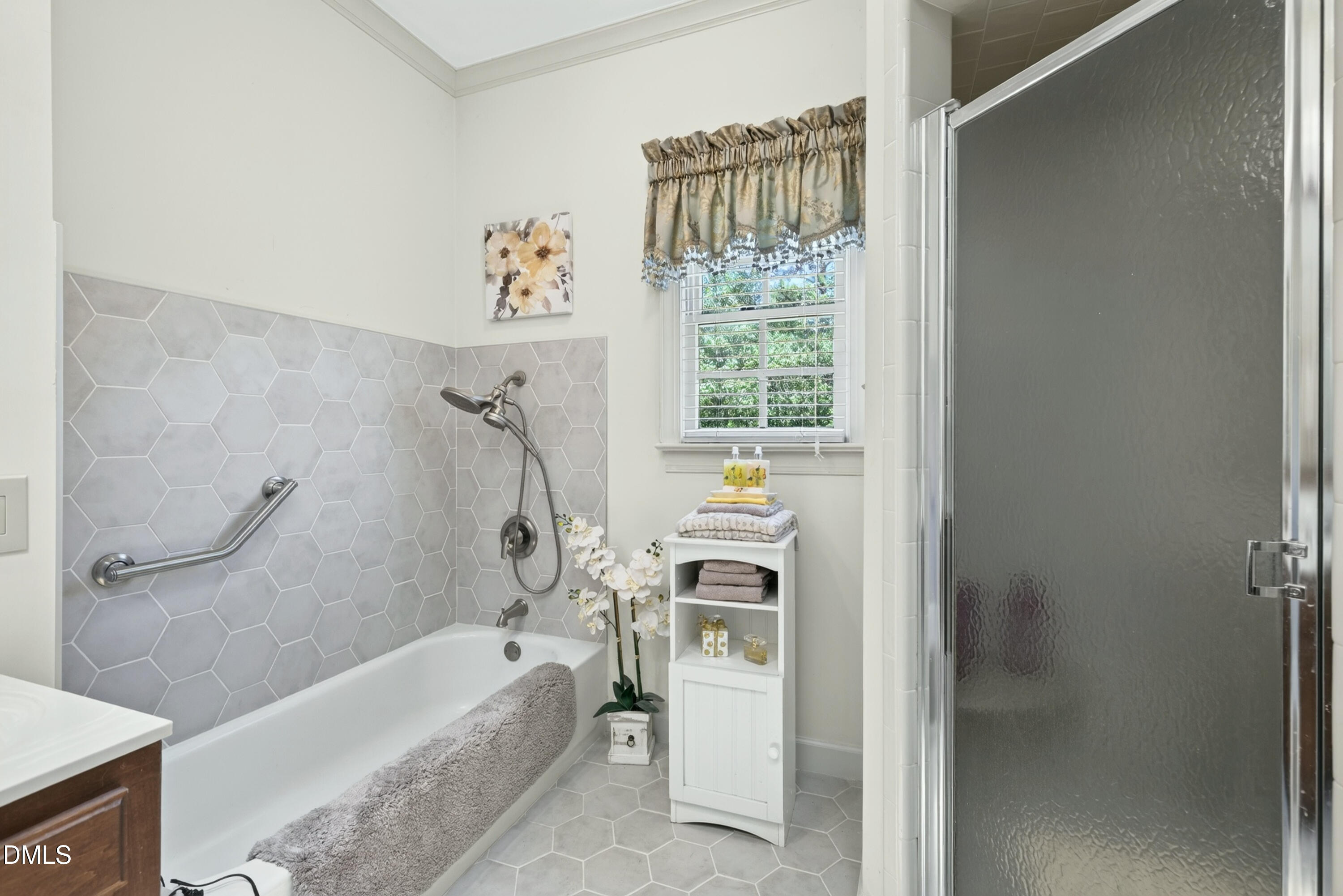 606 Country Lane