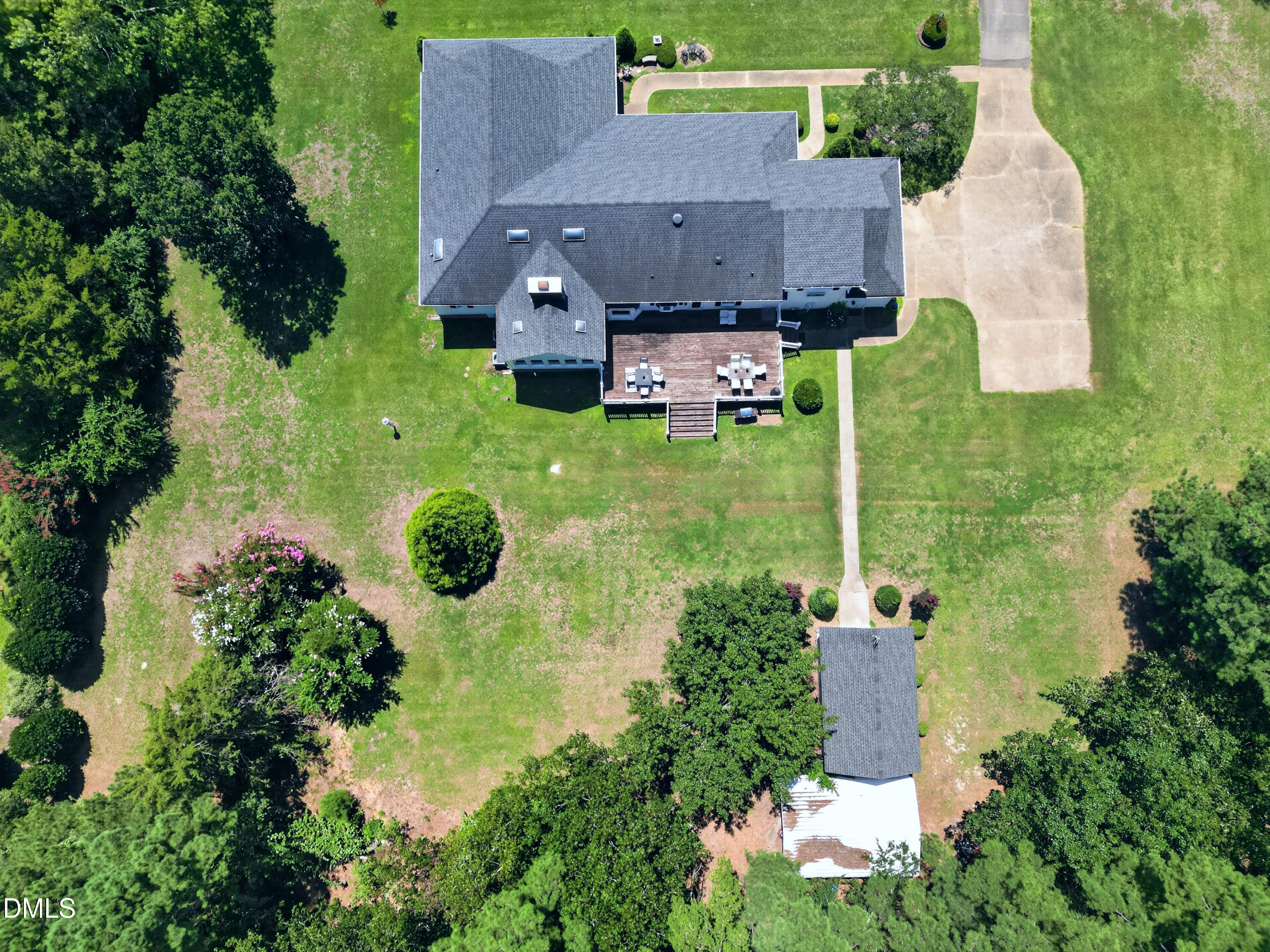 606 Country Lane