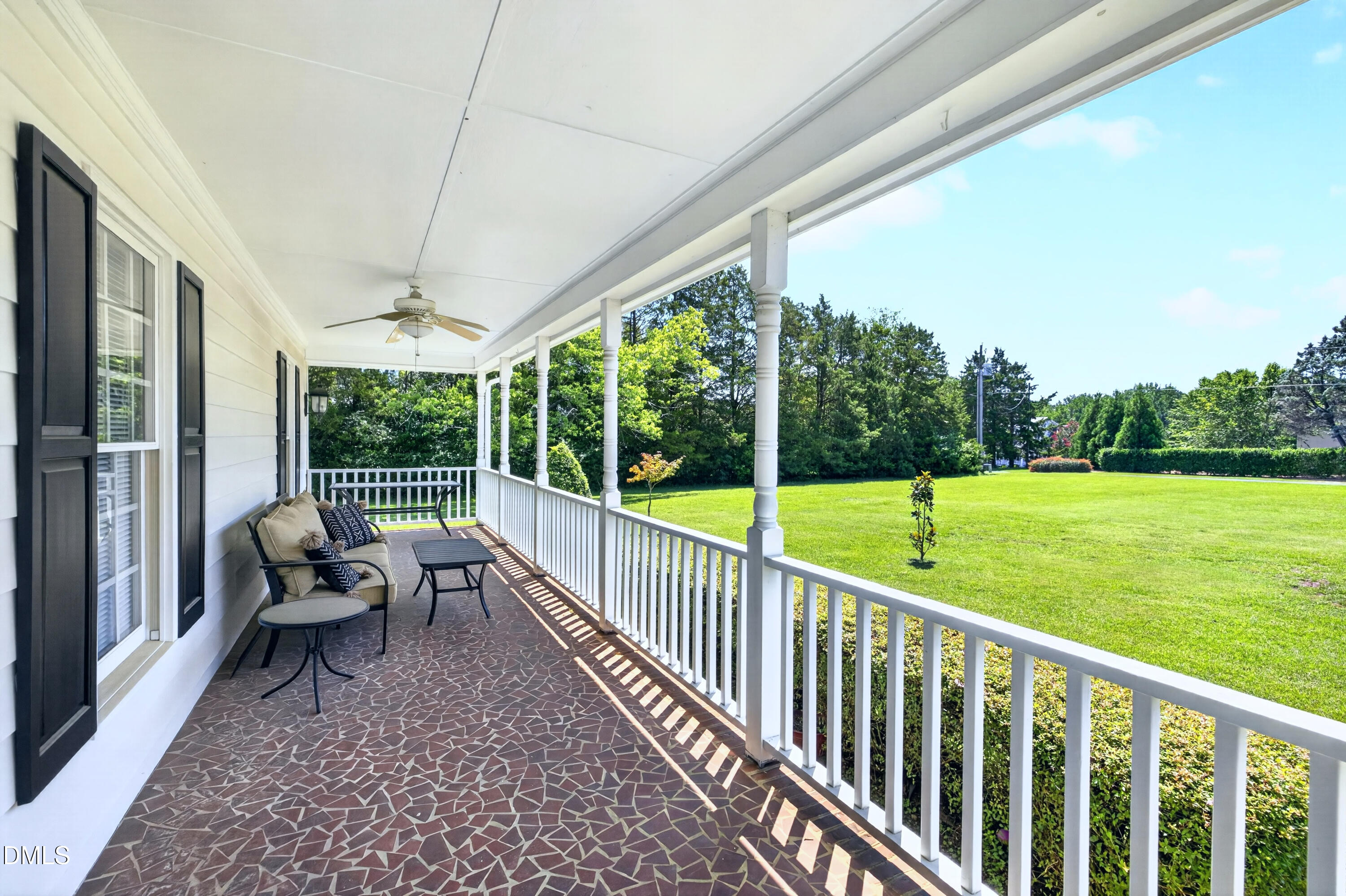 606 Country Lane