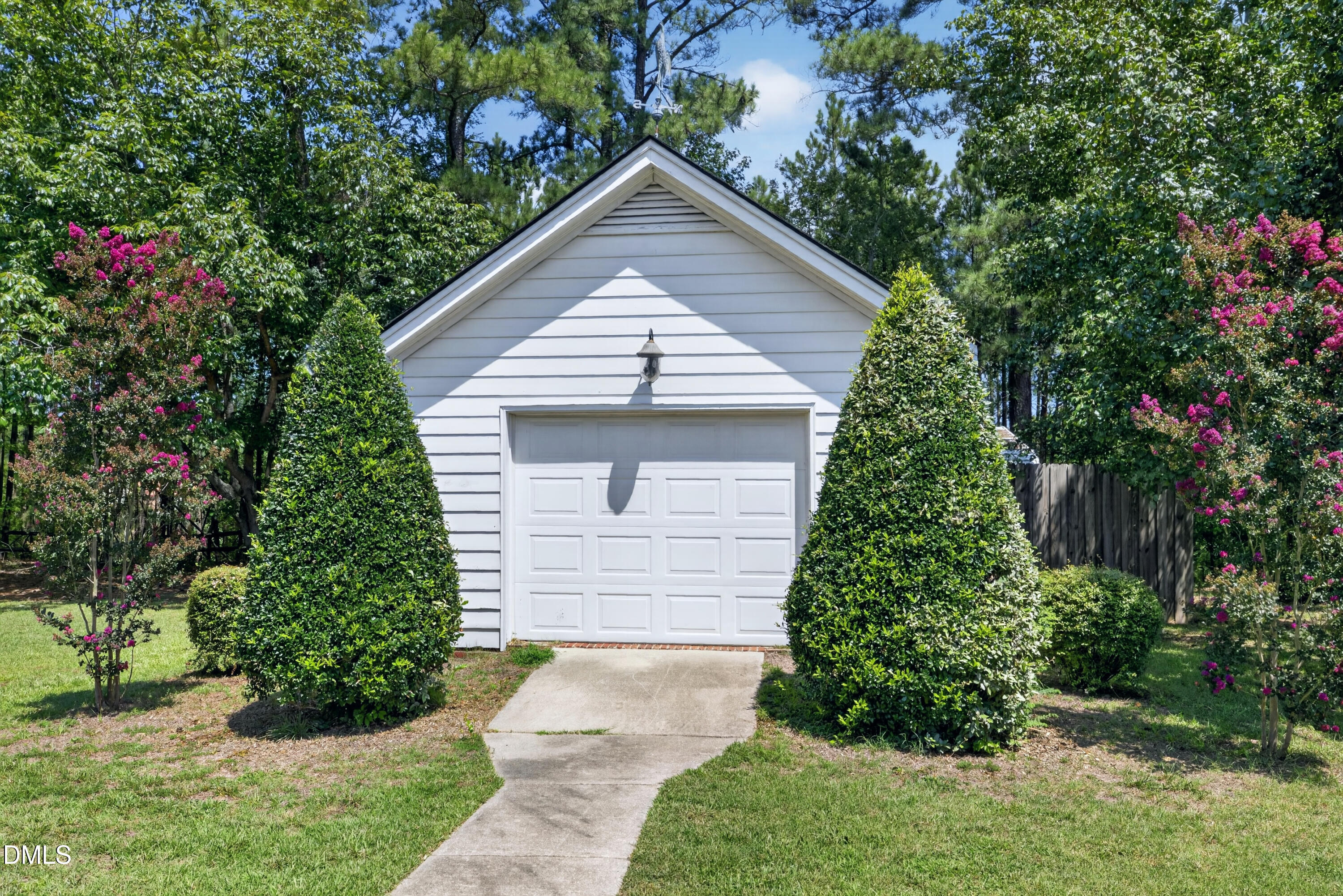 606 Country Lane