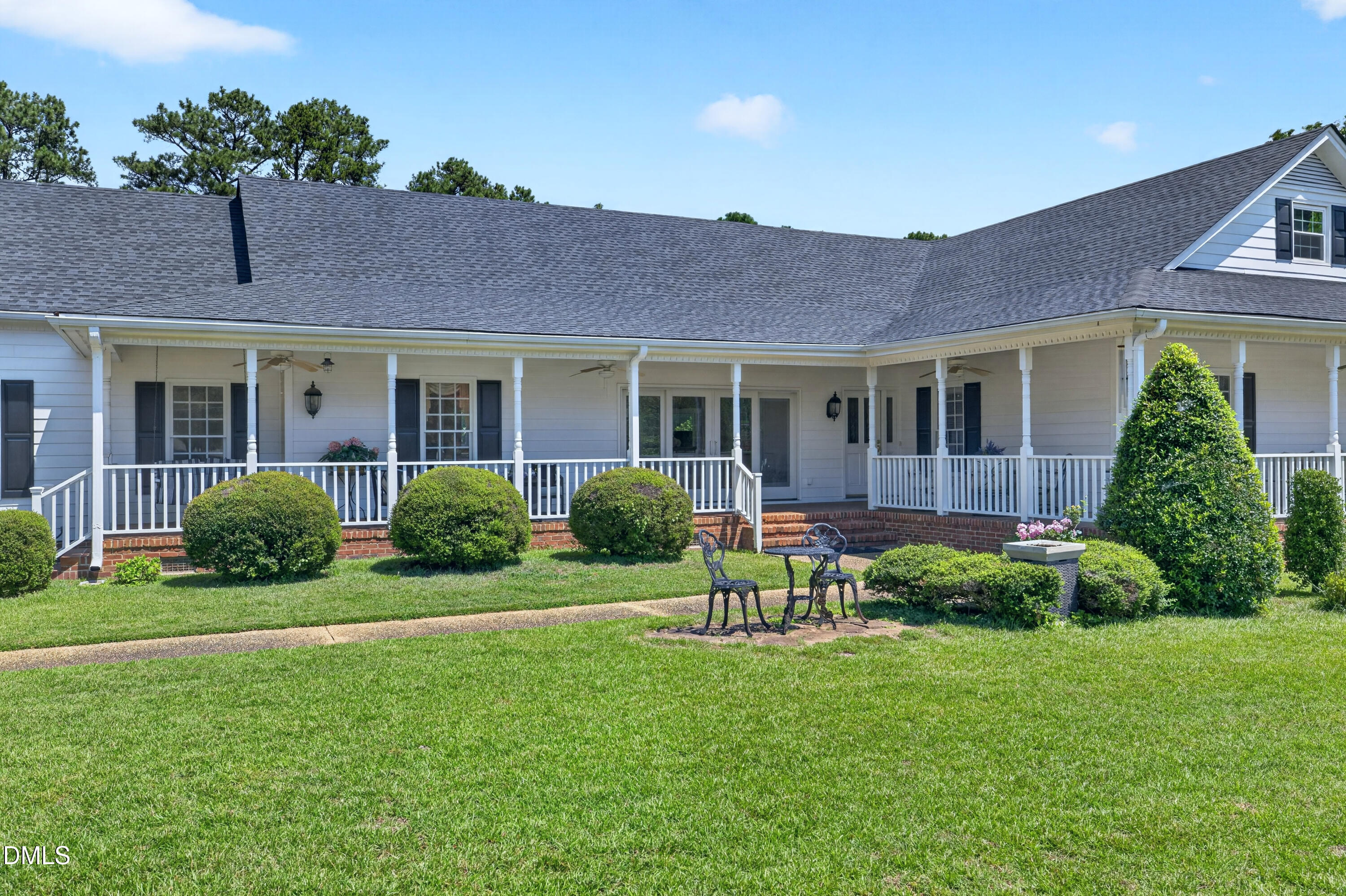 606 Country Lane