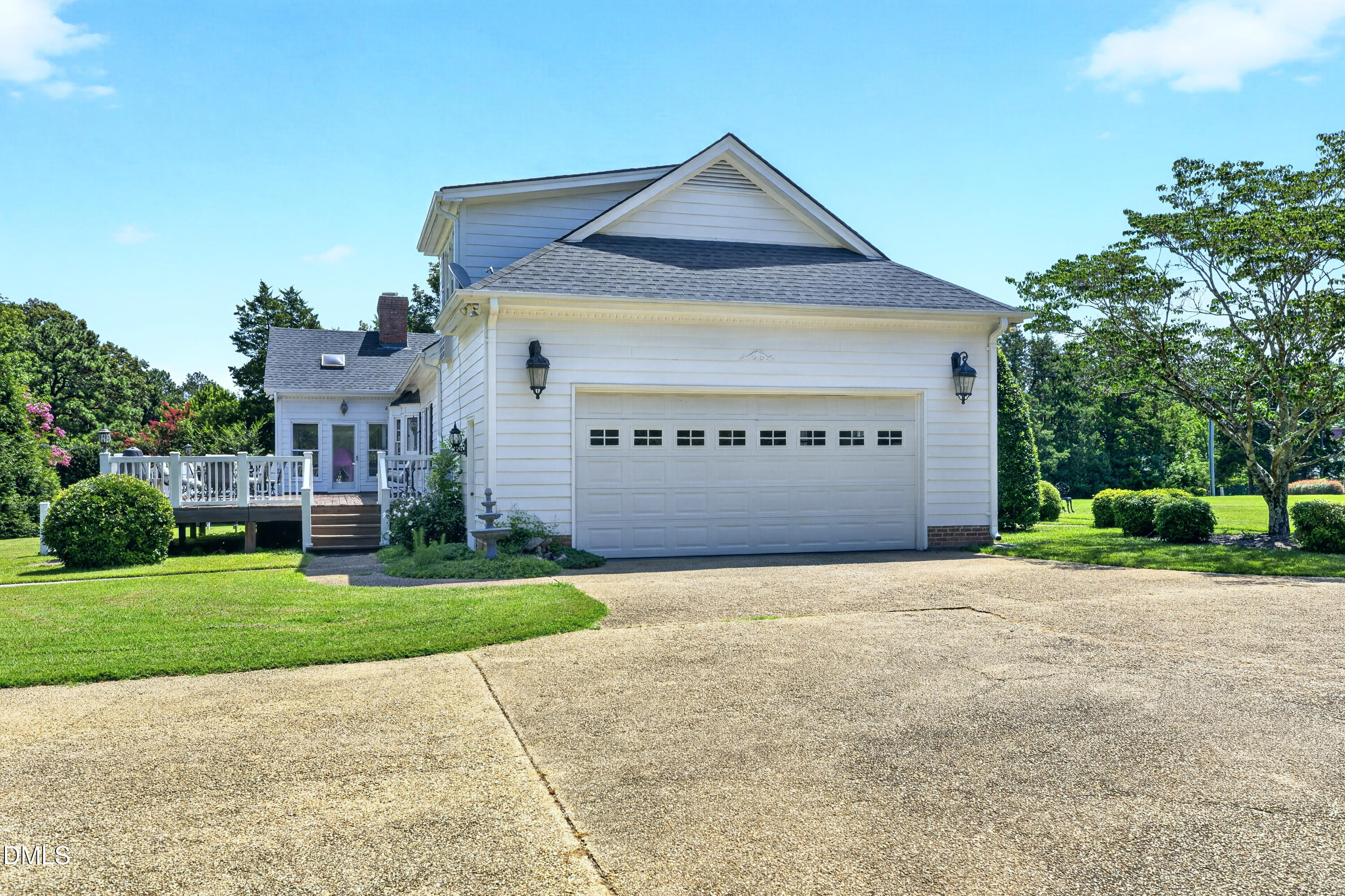 606 Country Lane