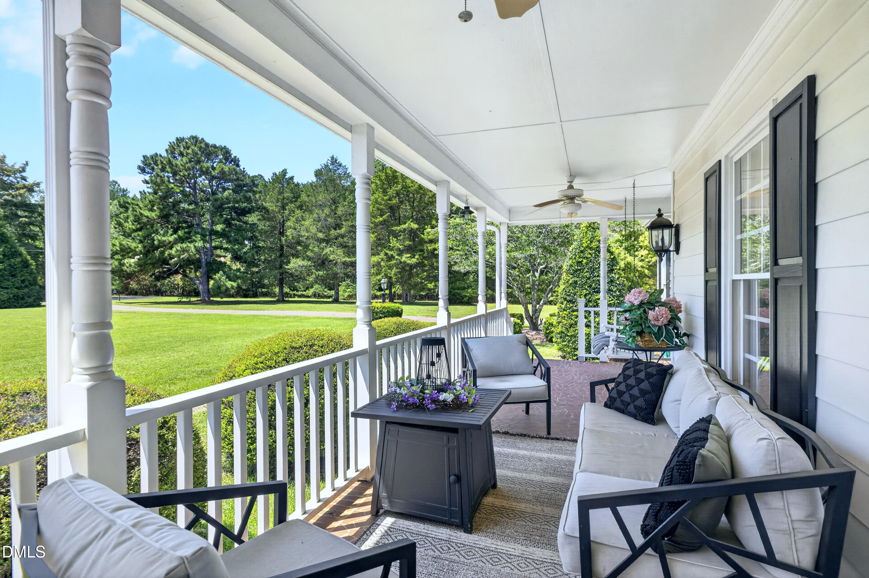 606 Country Lane