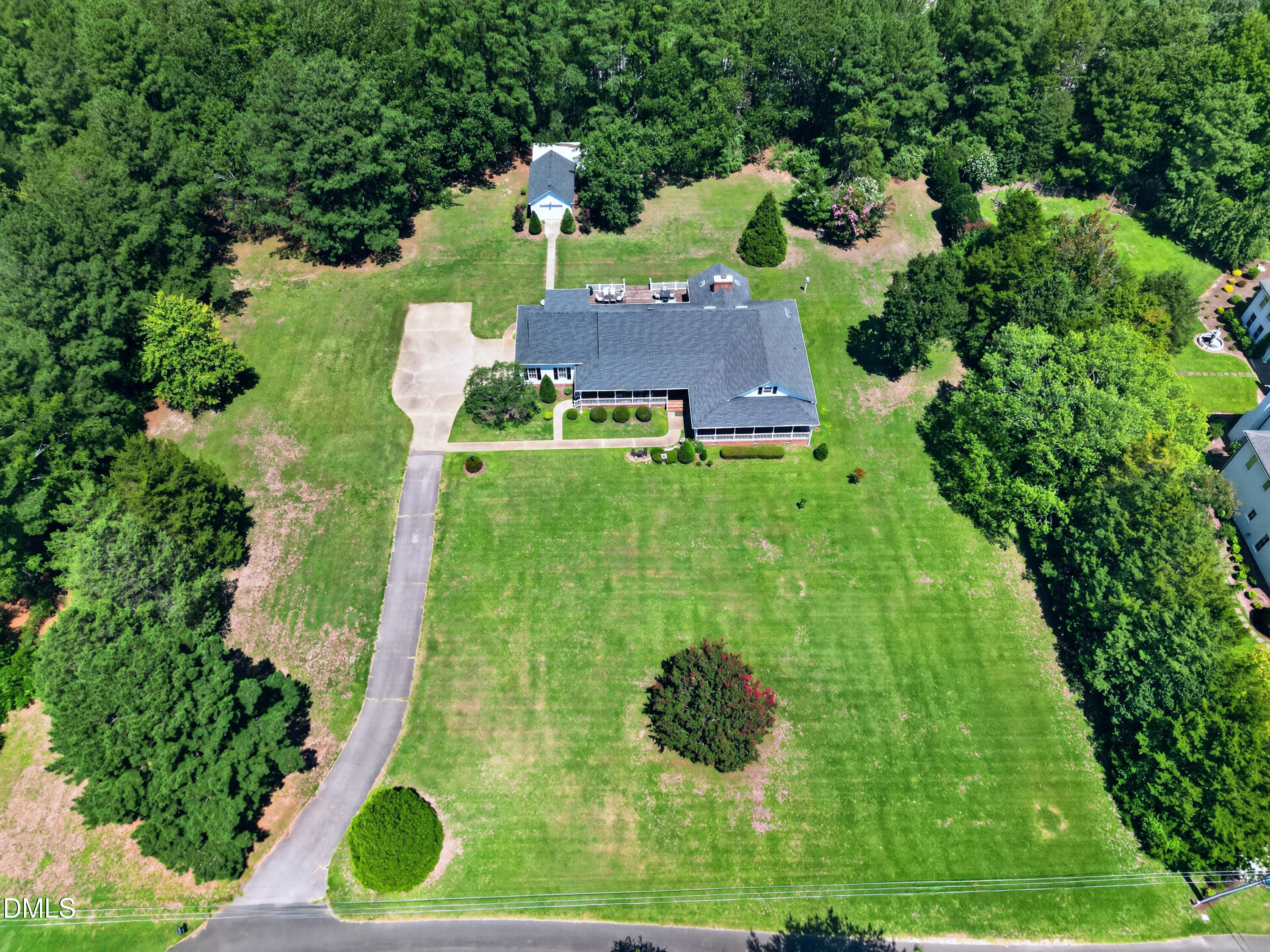 606 Country Lane