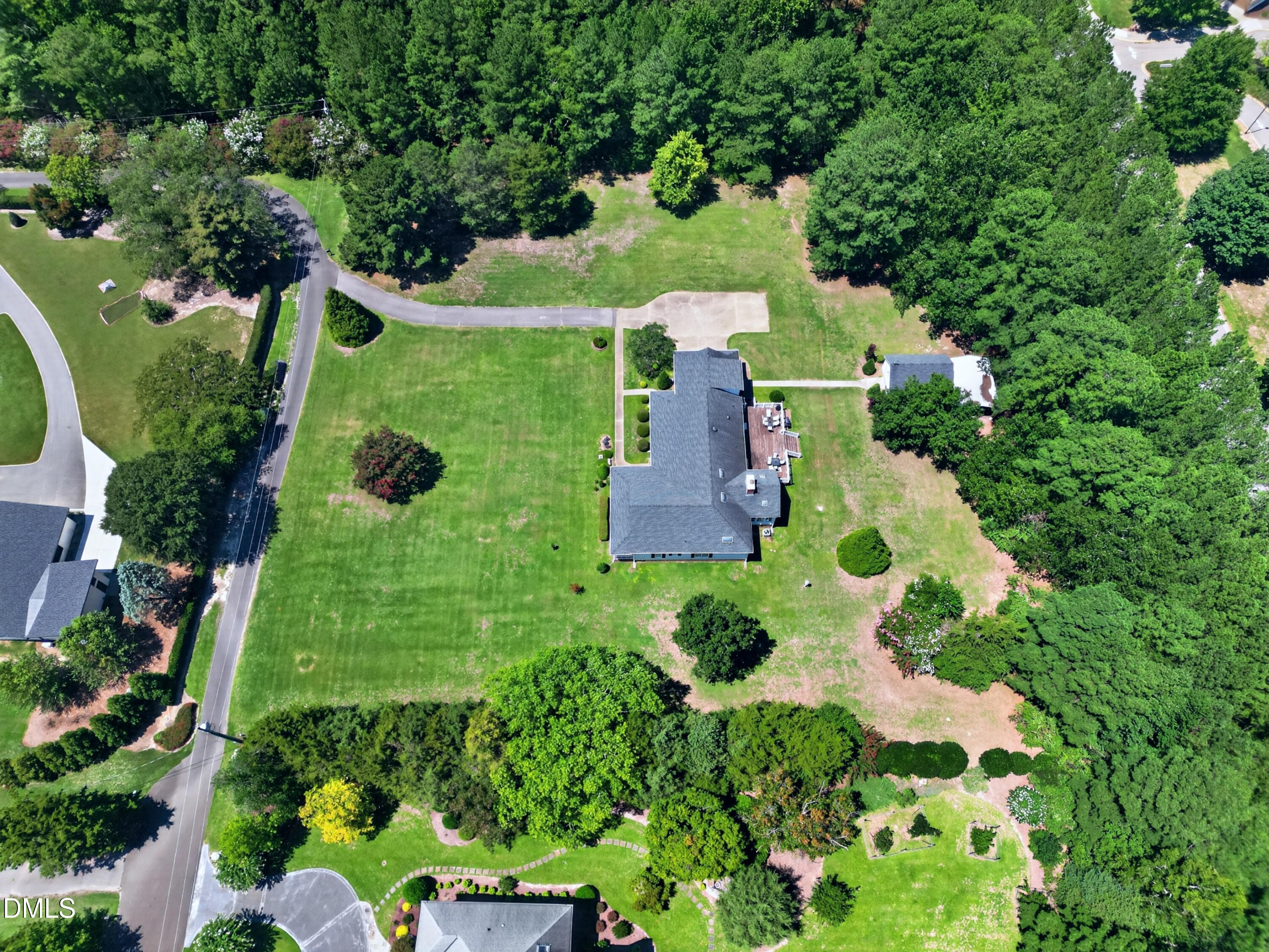 606 Country Lane