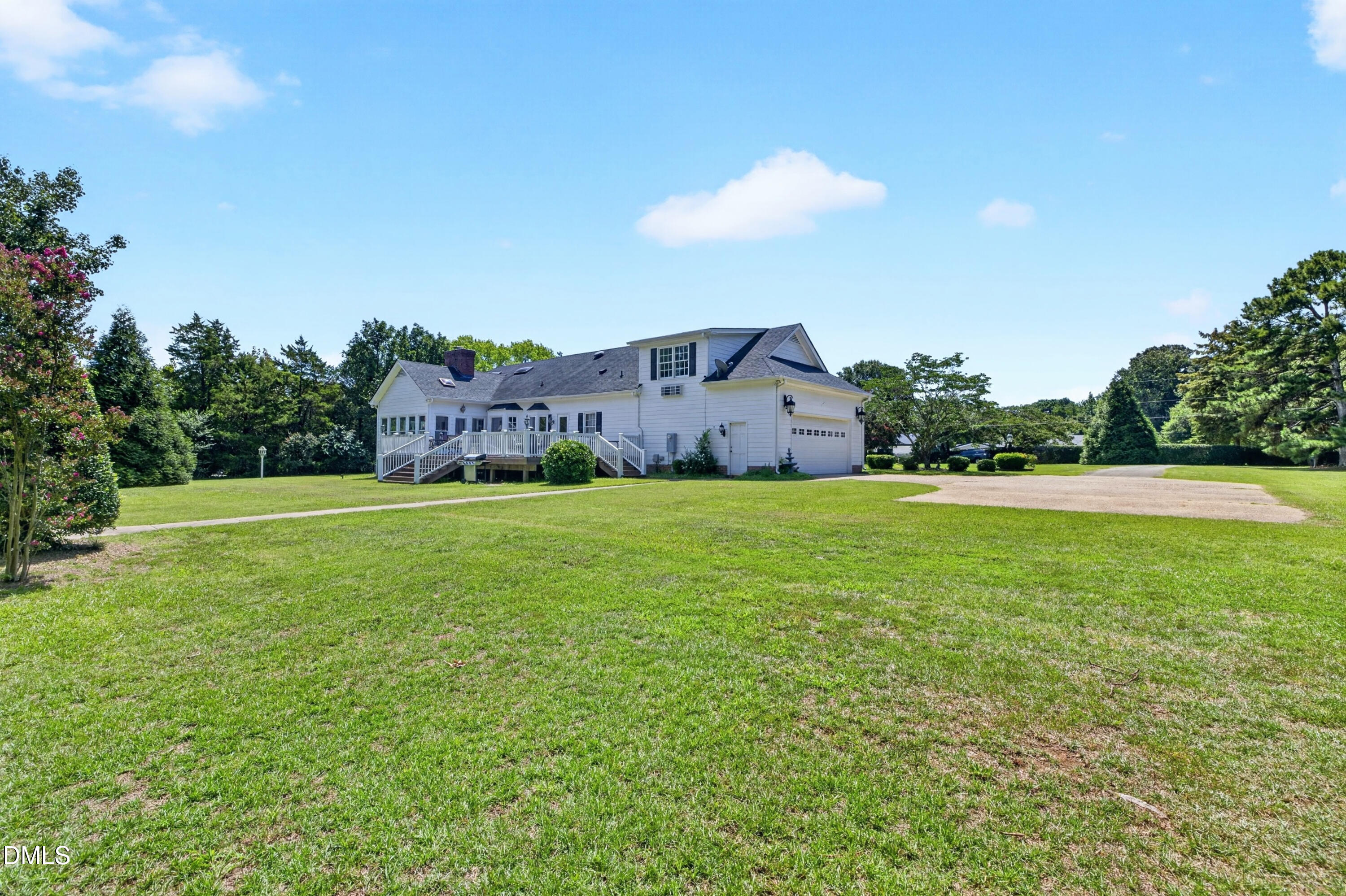 606 Country Lane