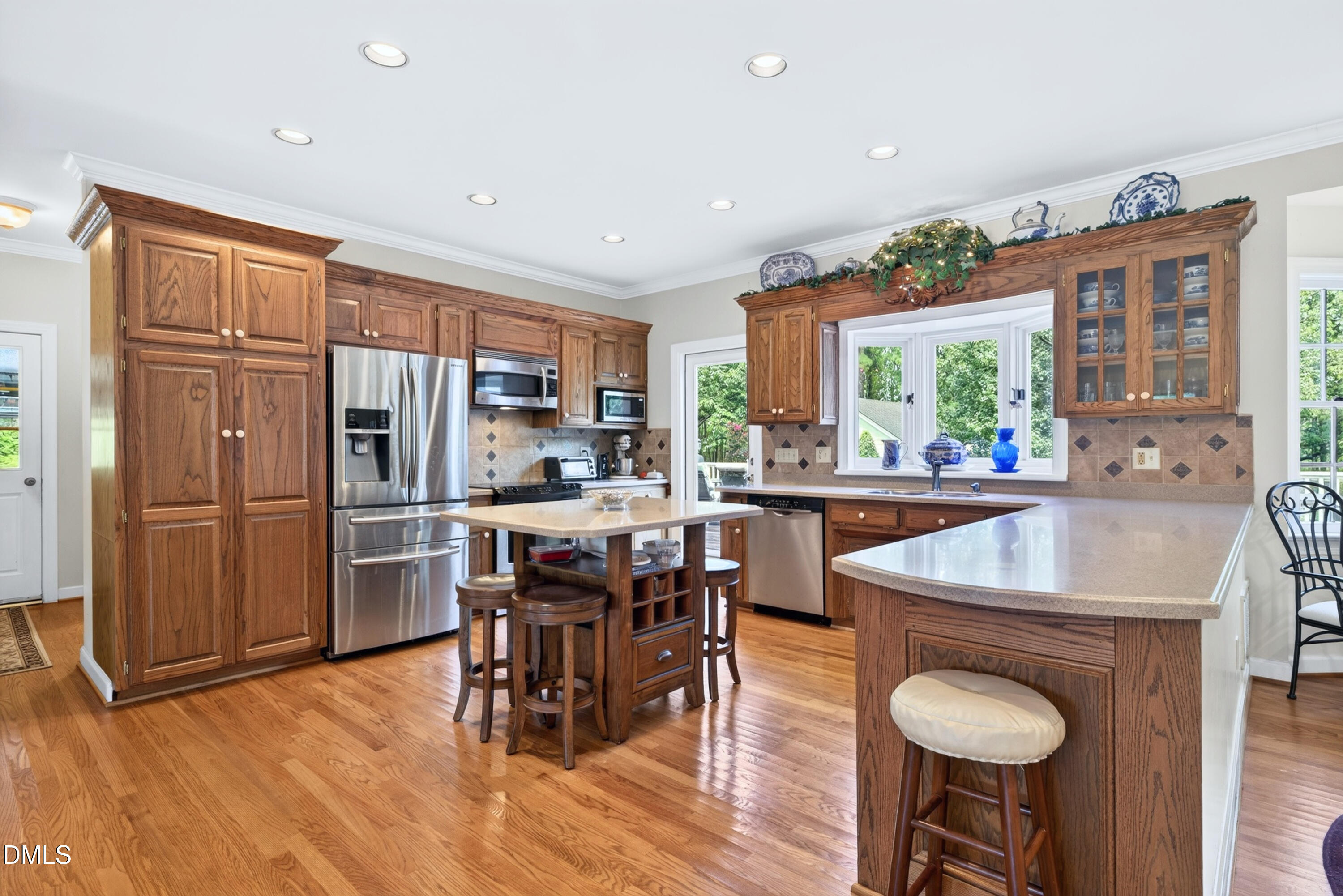 606 Country Lane
