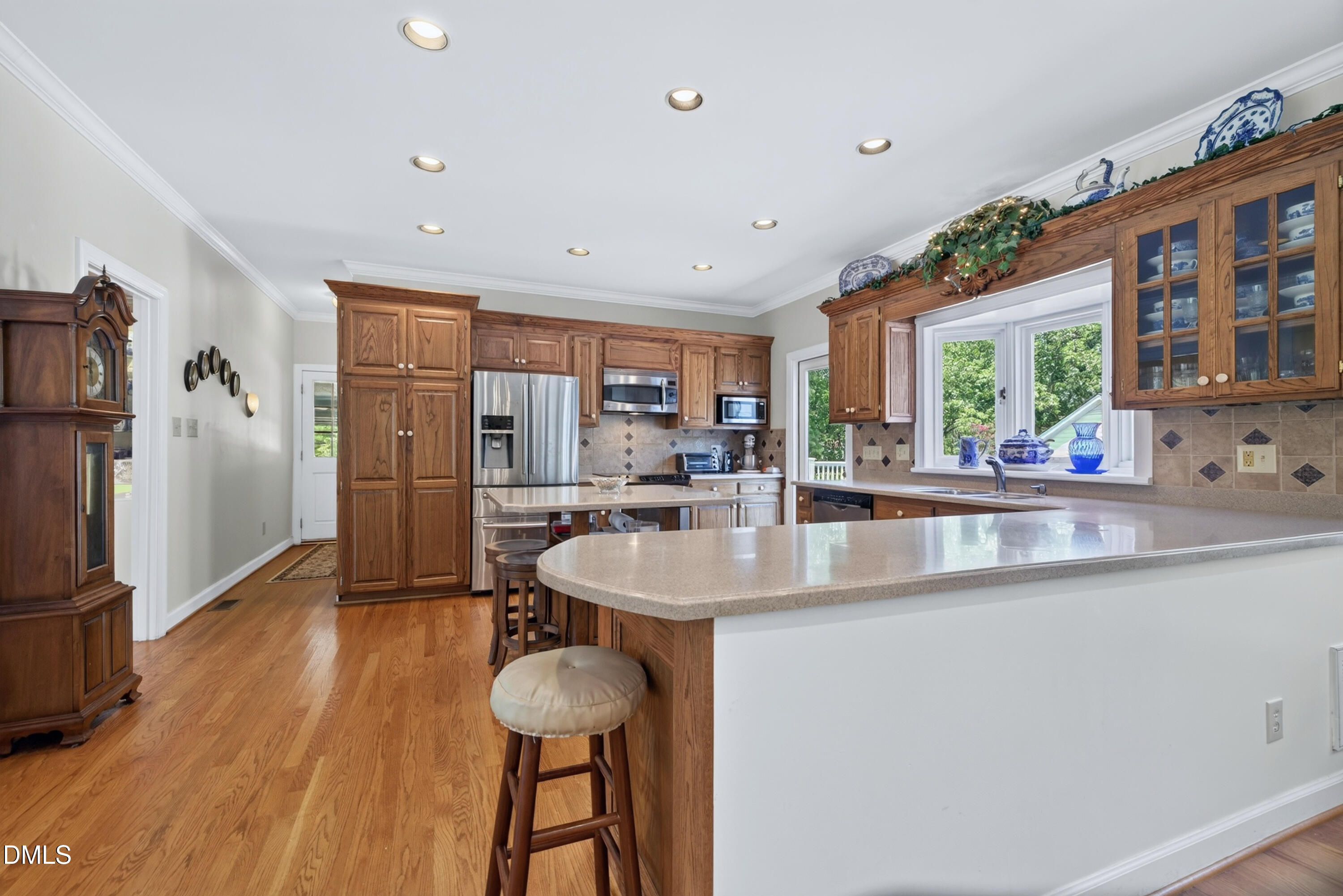 606 Country Lane
