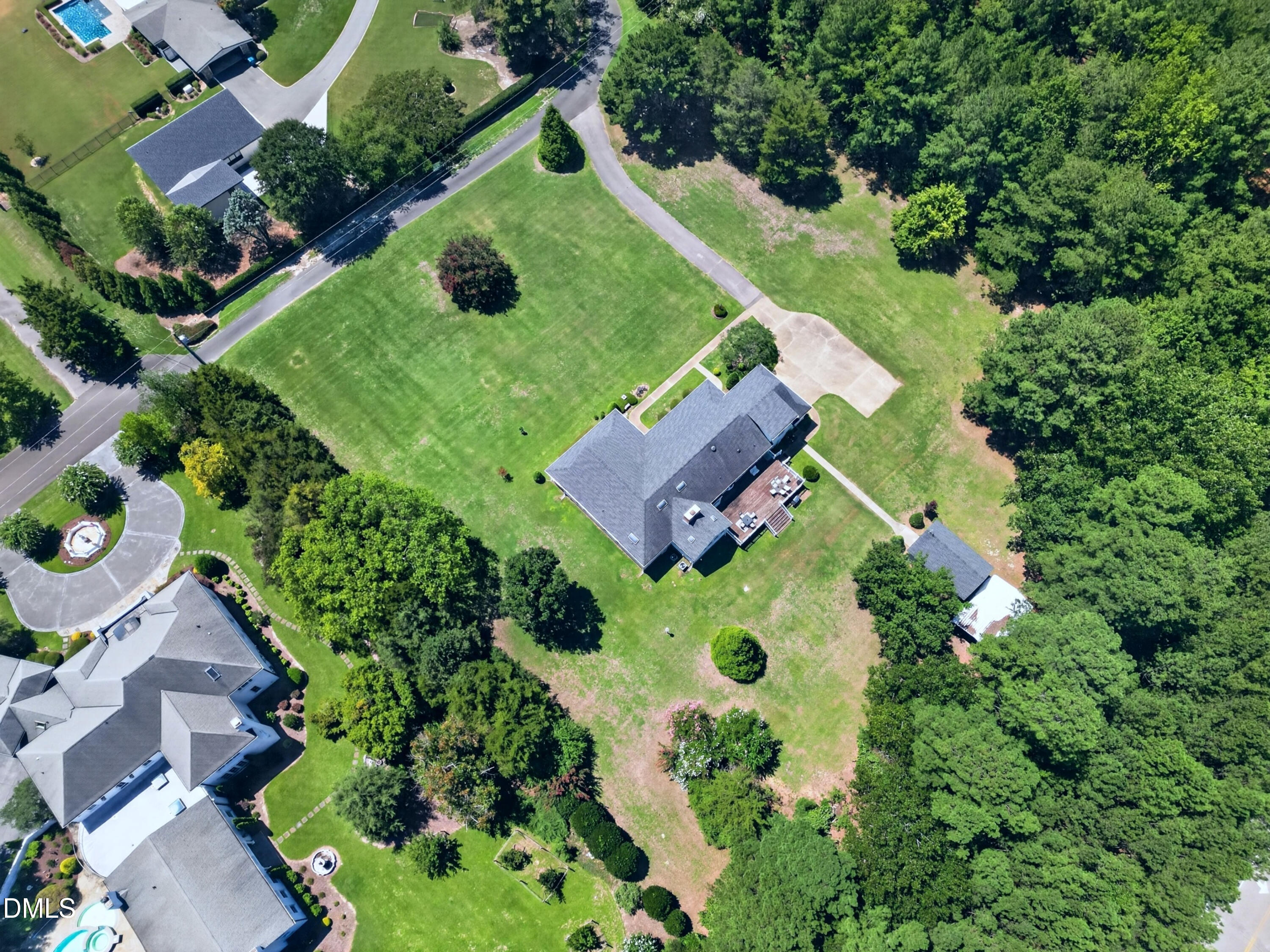 606 Country Lane
