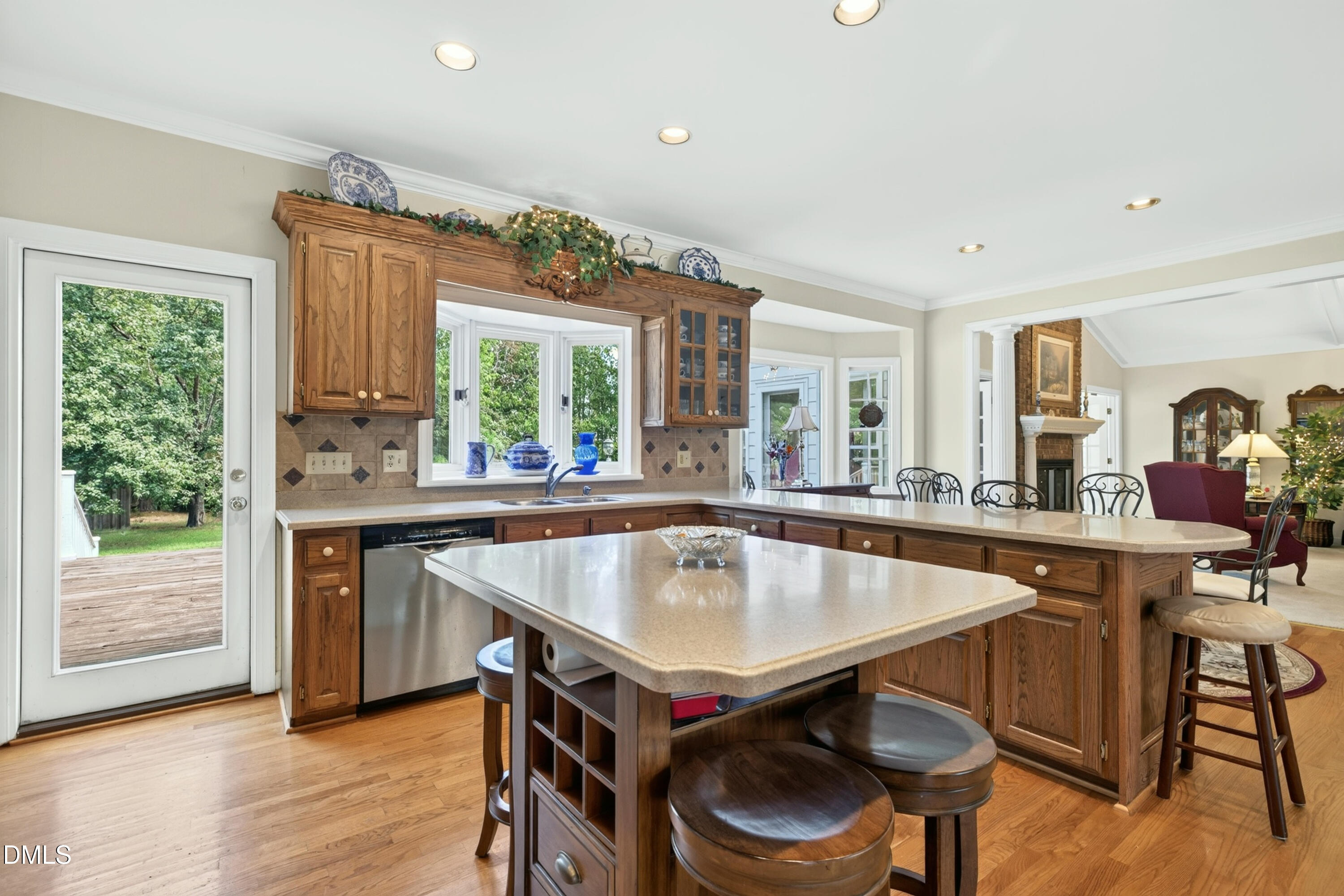 606 Country Lane