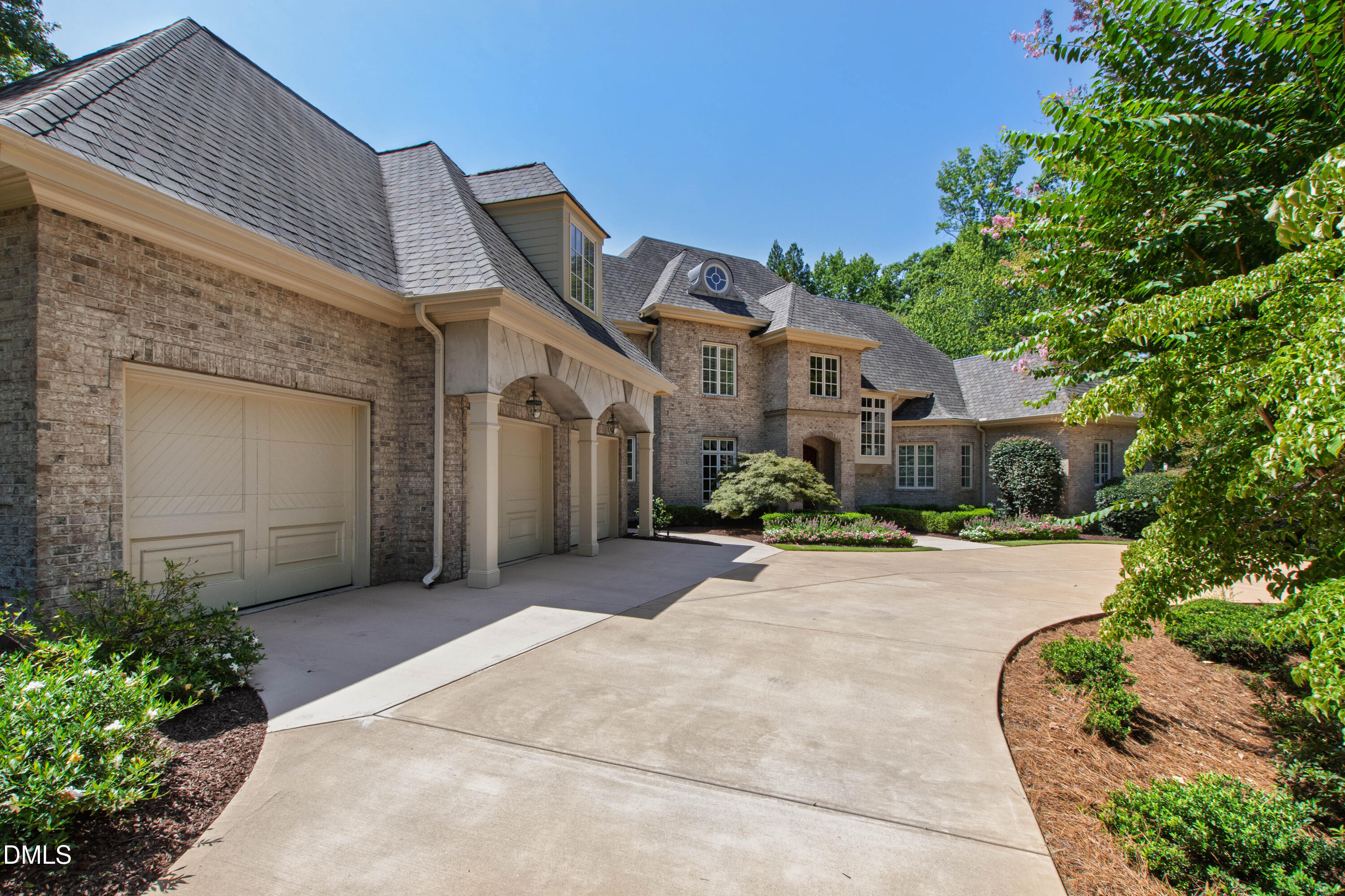 113 Richelieu Drive