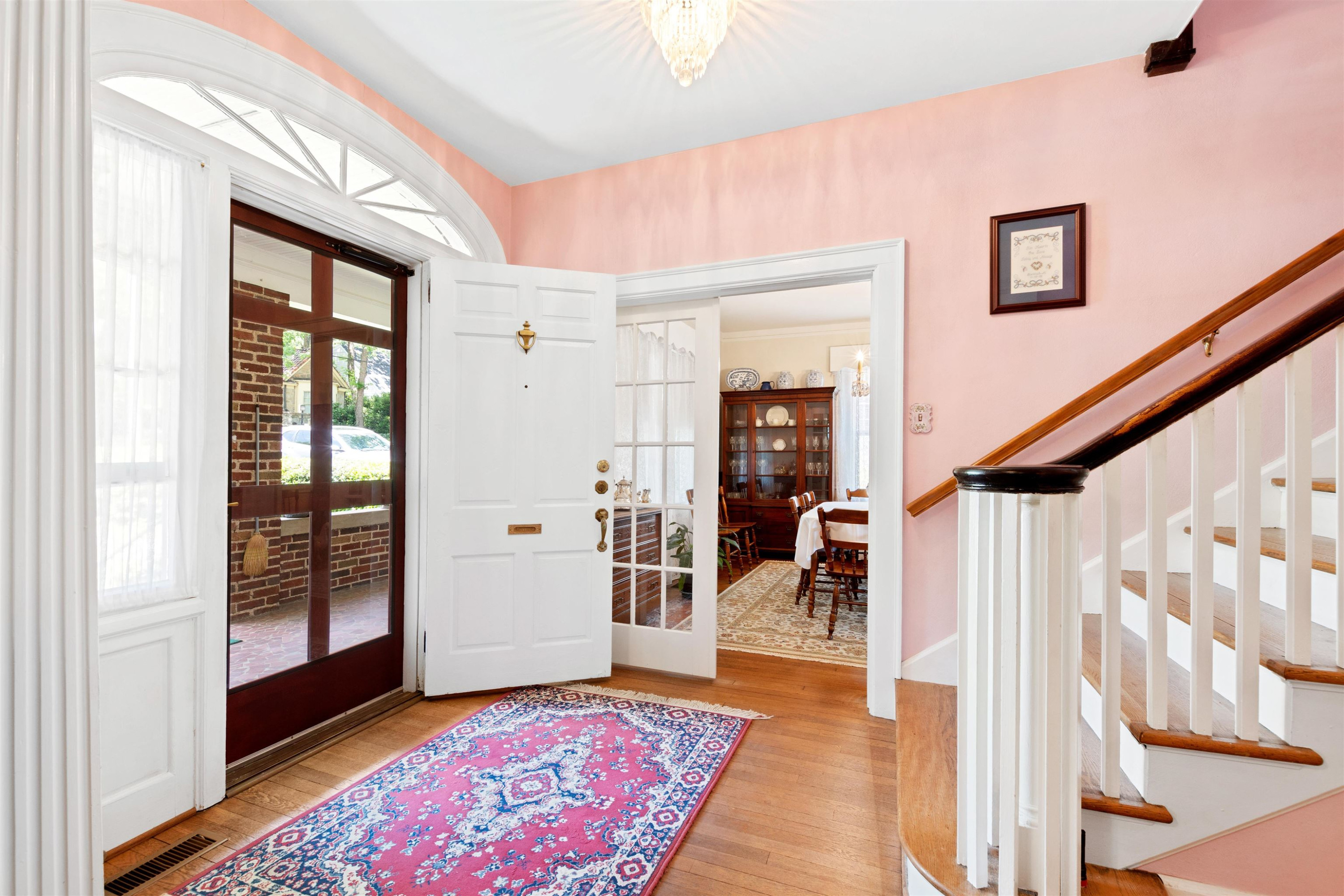 2112 Woodland Avenue