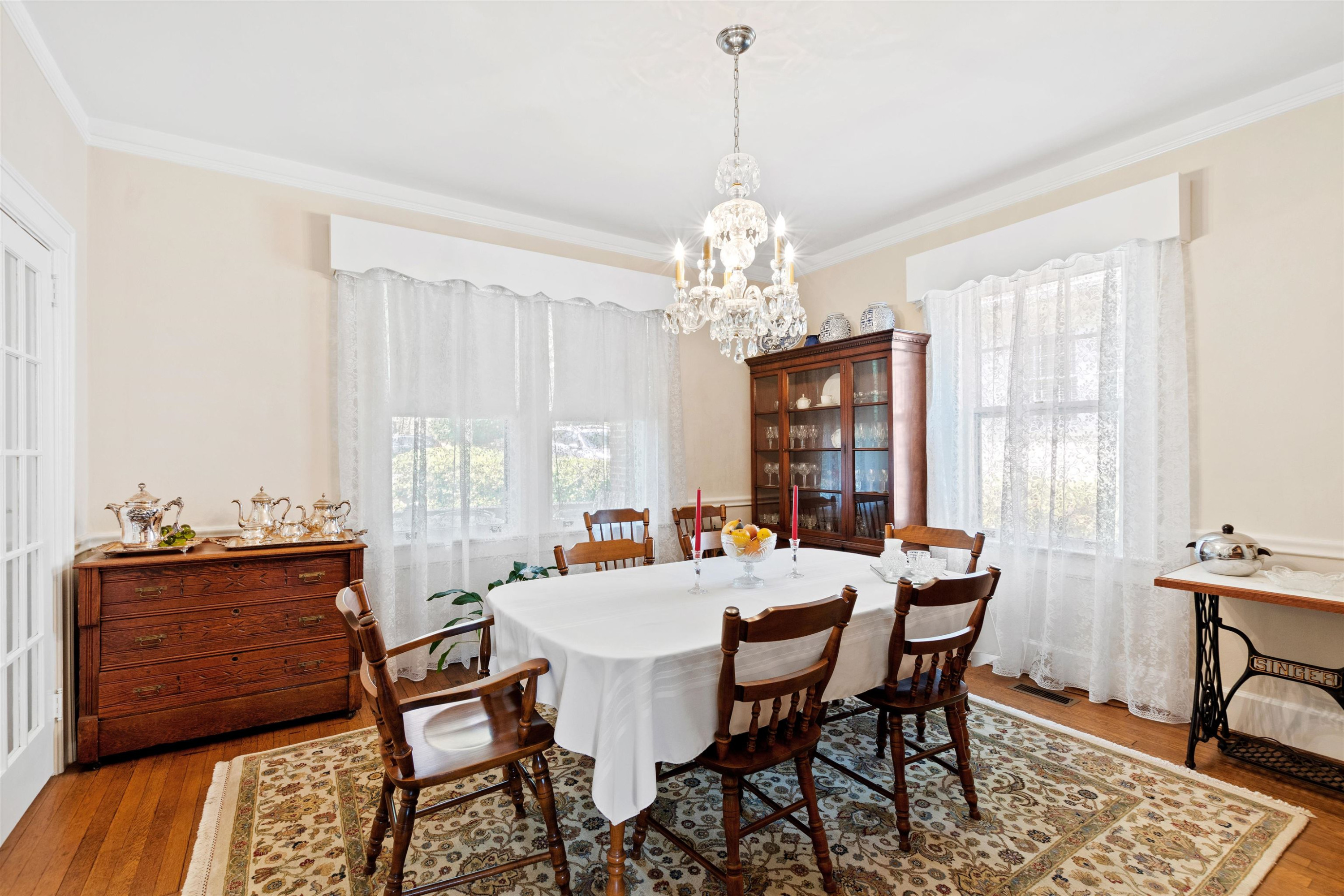 2112 Woodland Avenue