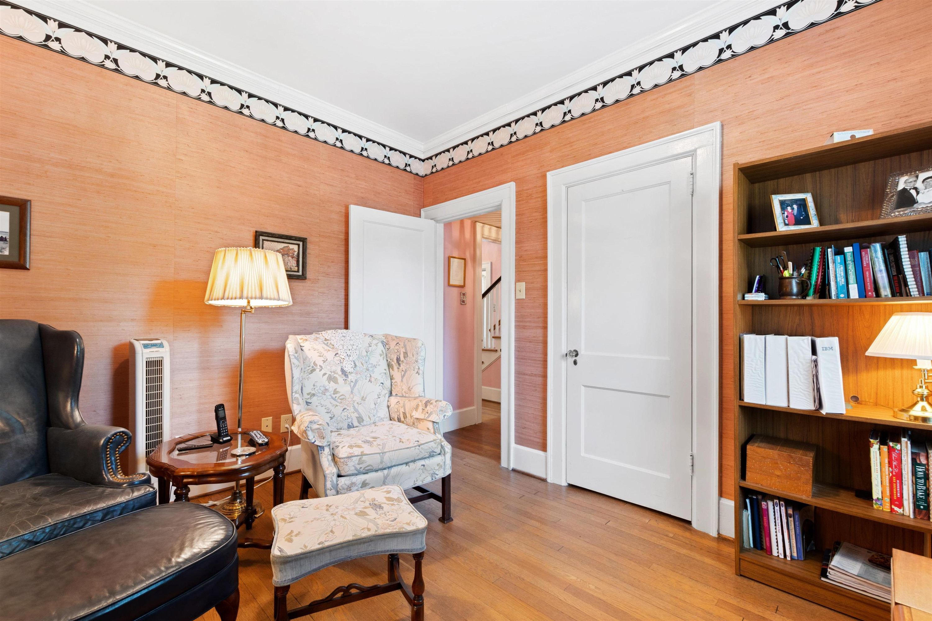 2112 Woodland Avenue
