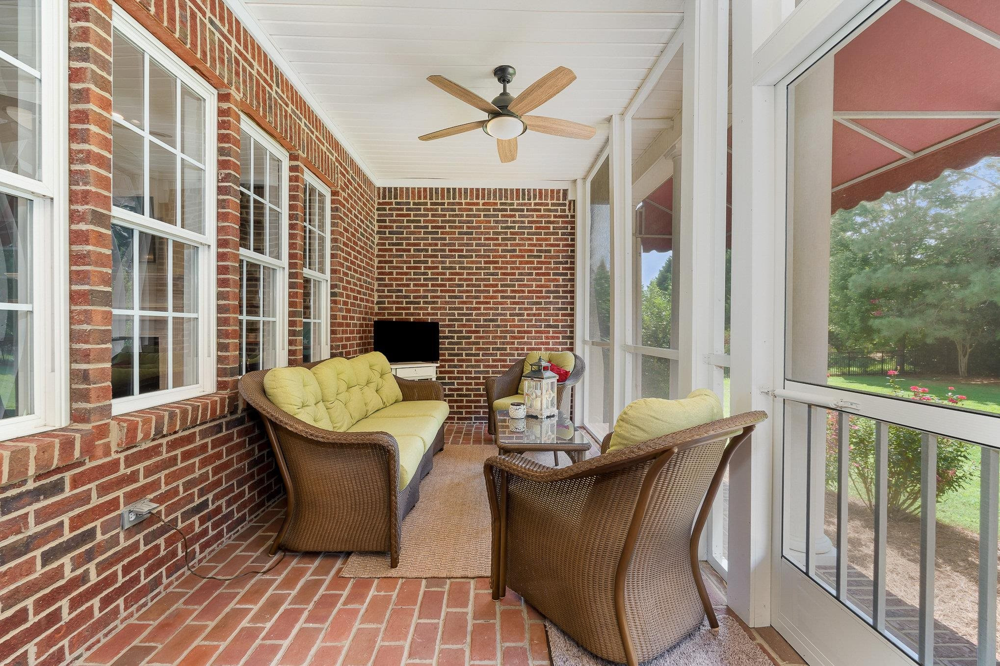 105 Oakwood Drive