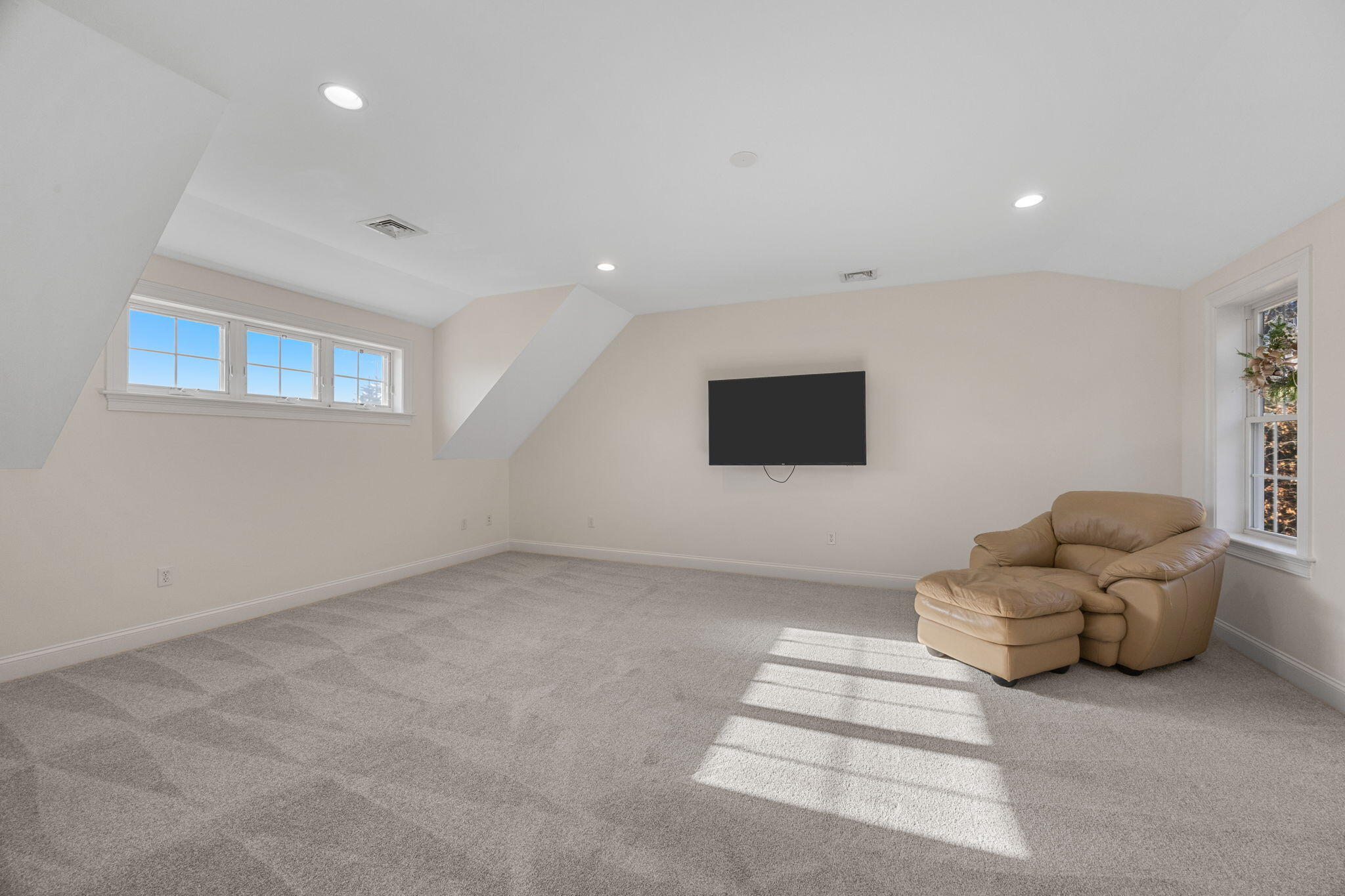 6 Granite Circle