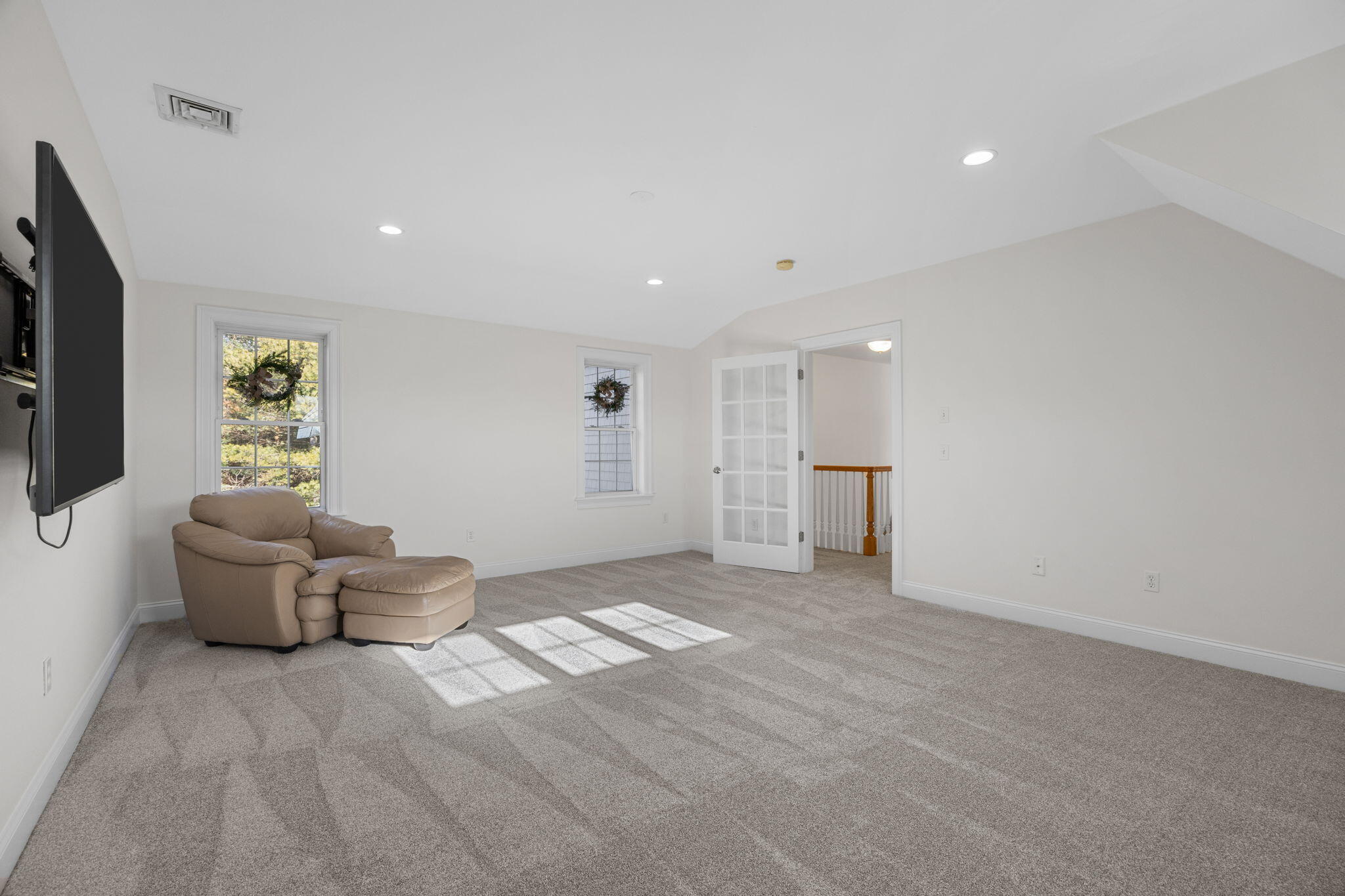 6 Granite Circle