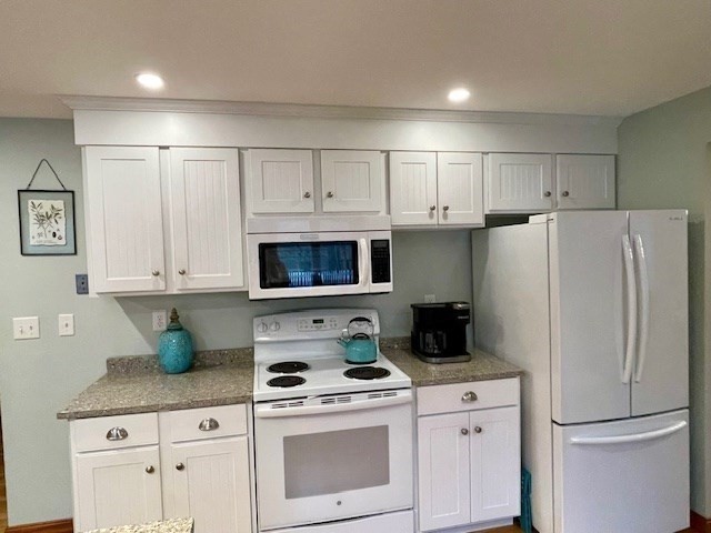 33 Easterly Dr
