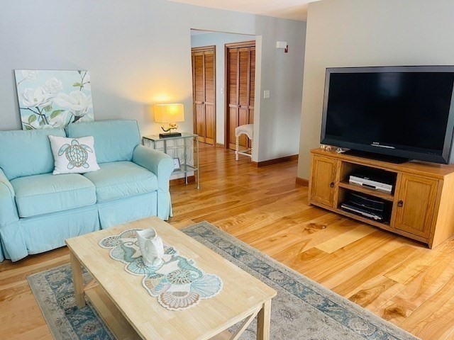 33 Easterly Dr
