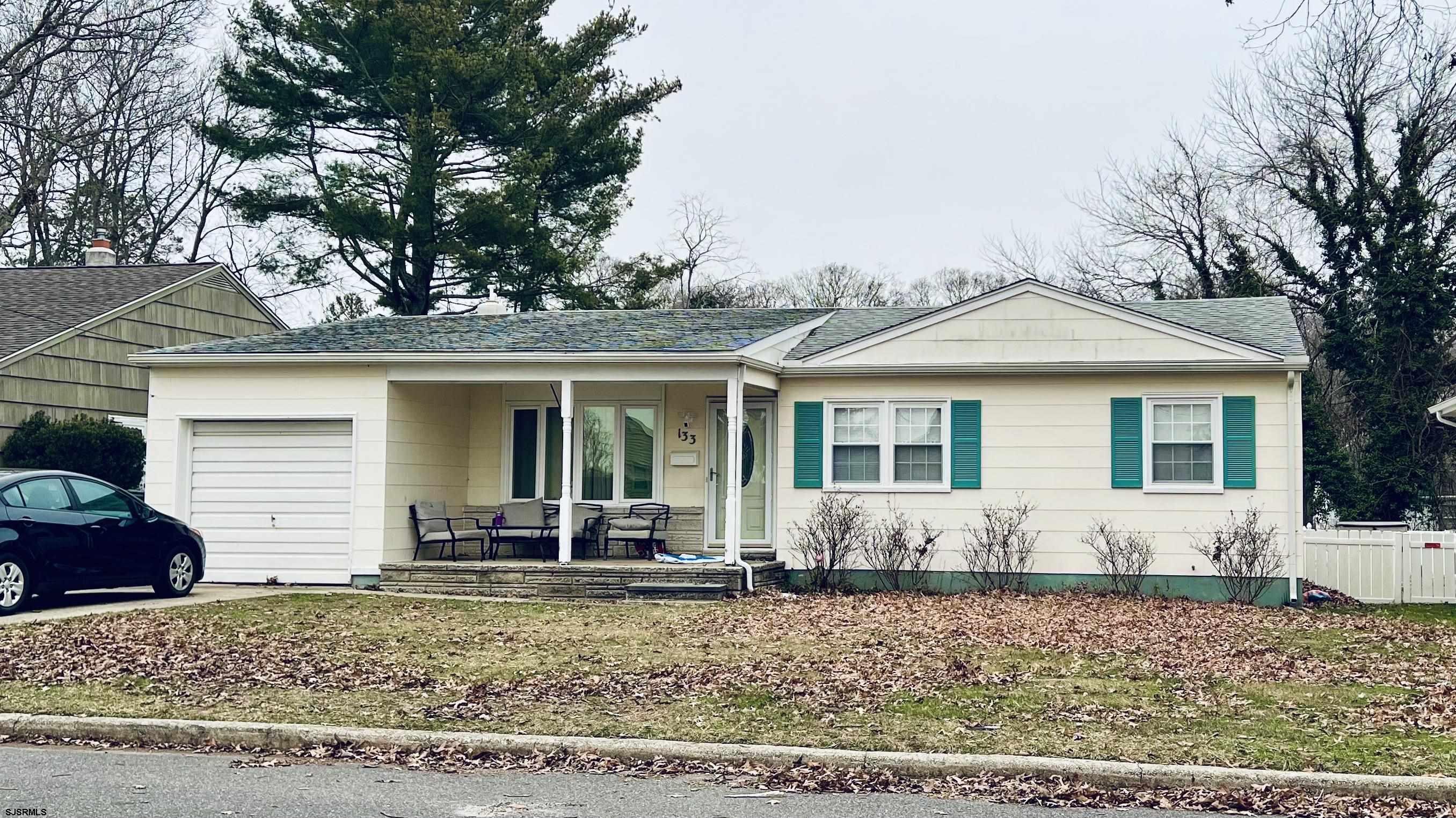 133 E Vernon Ave Ave