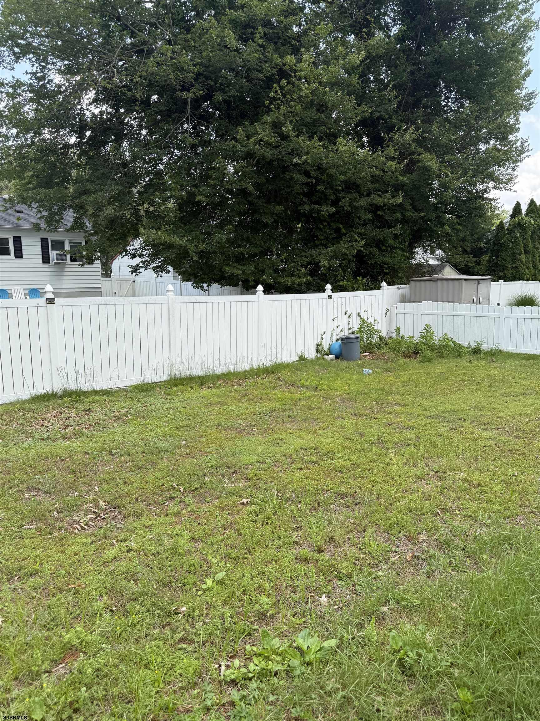 133 E Vernon Ave Ave