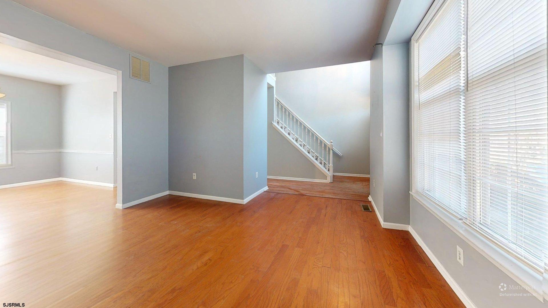 4 Rainbow Dr