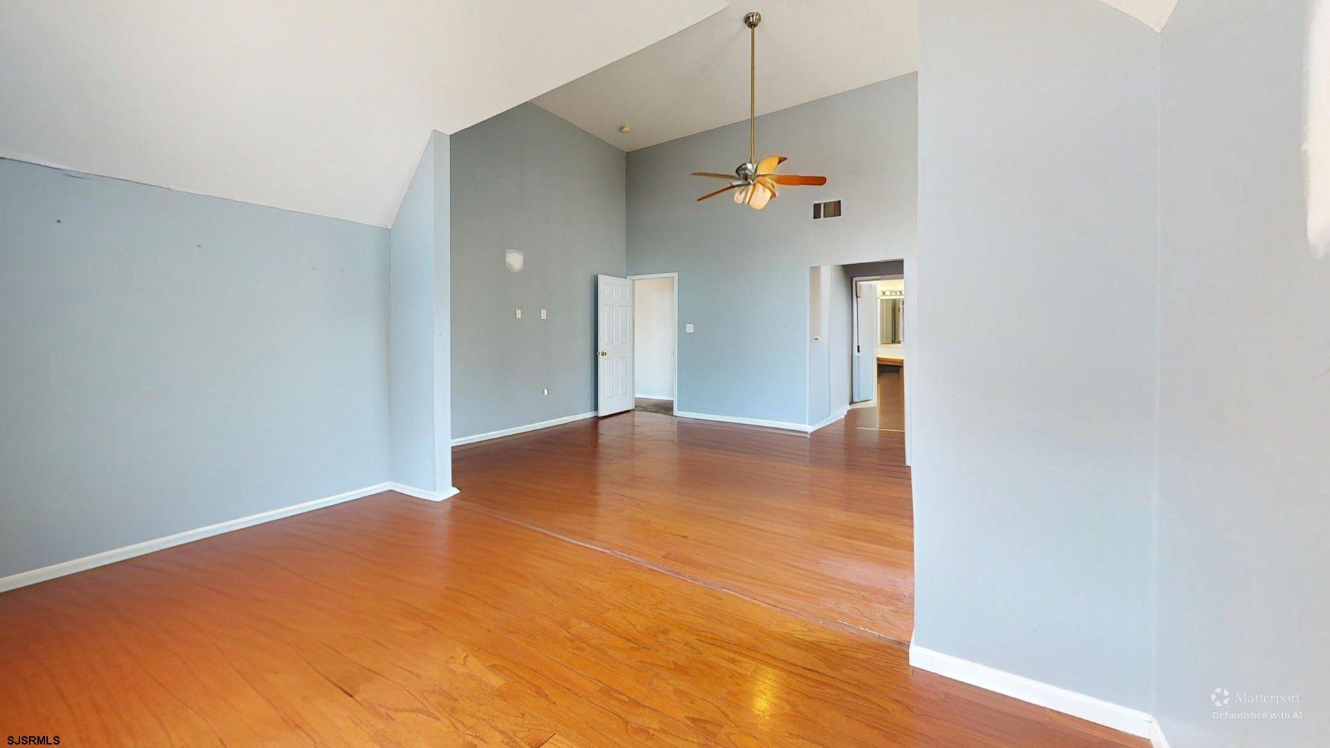 4 Rainbow Dr