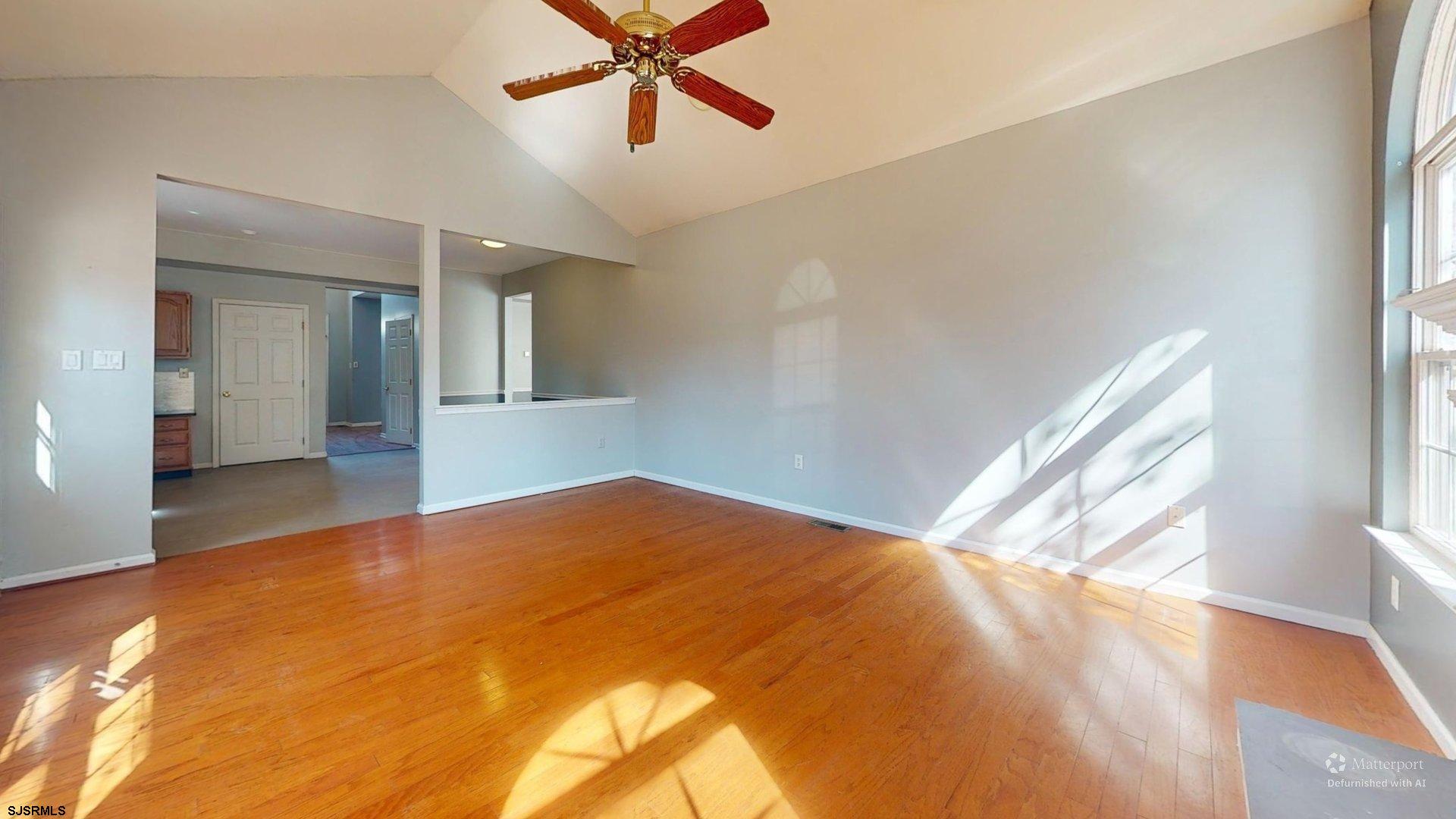 4 Rainbow Dr