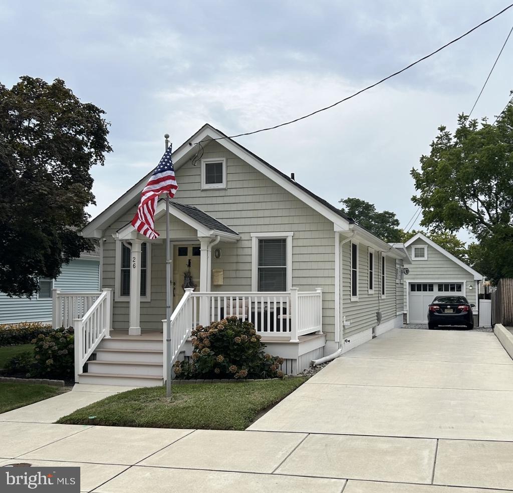 26 E NEW YORK AVENUE