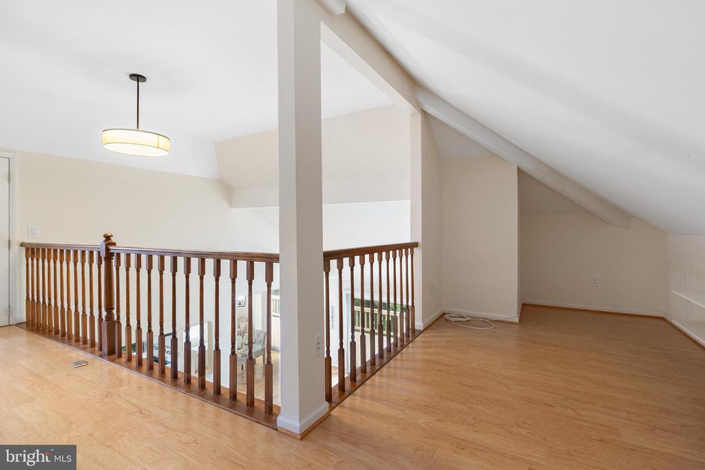 4507 HIGHLAND GREEN COURT