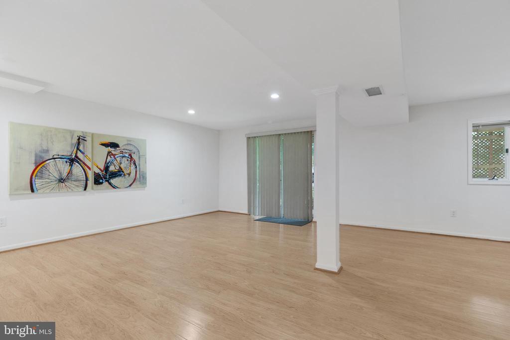 4507 HIGHLAND GREEN COURT